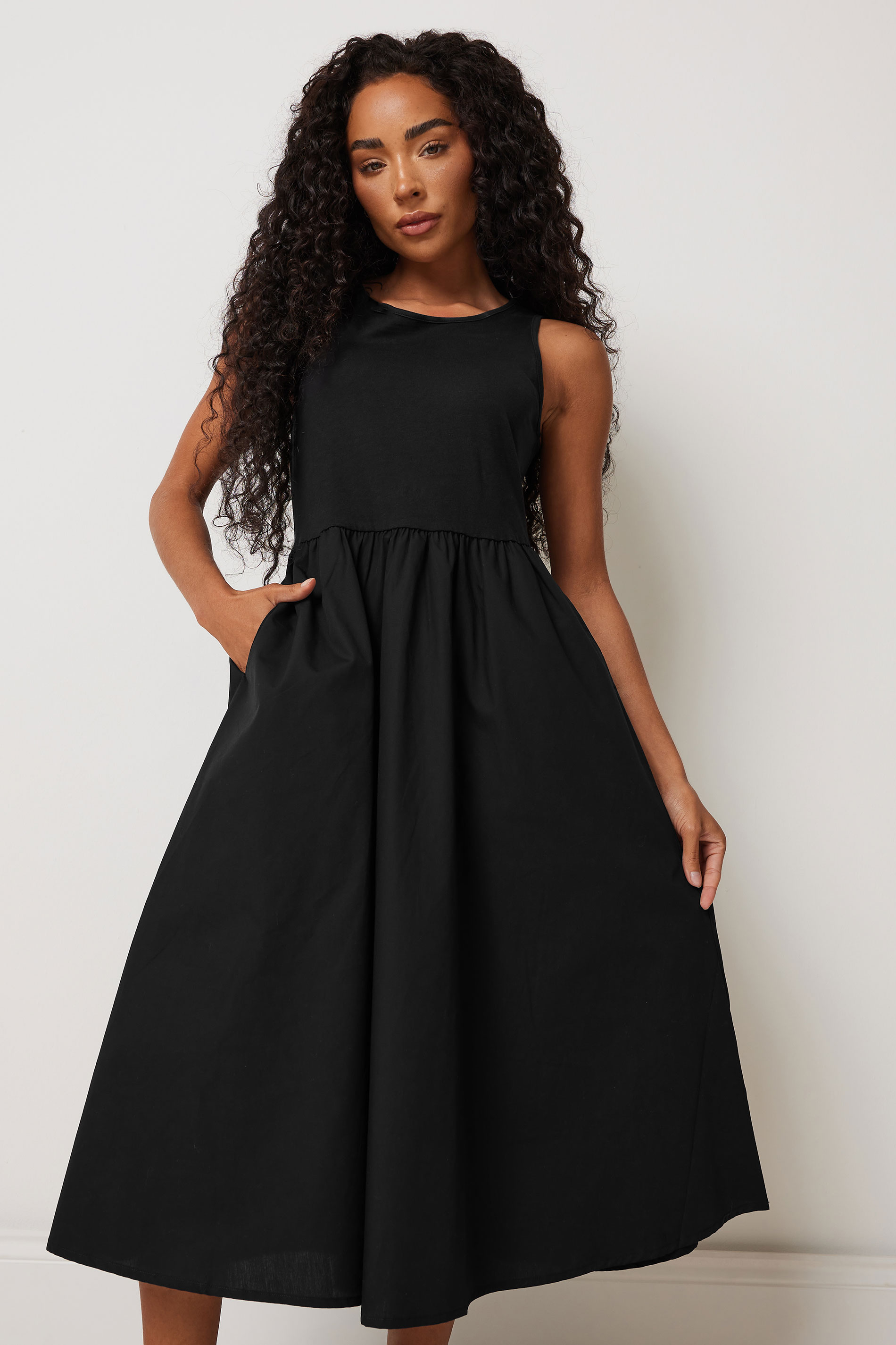 https://cdn.yoursclothing.com/Images/ProductImages/006b4c98-2d80-4c_520714_B.jpg