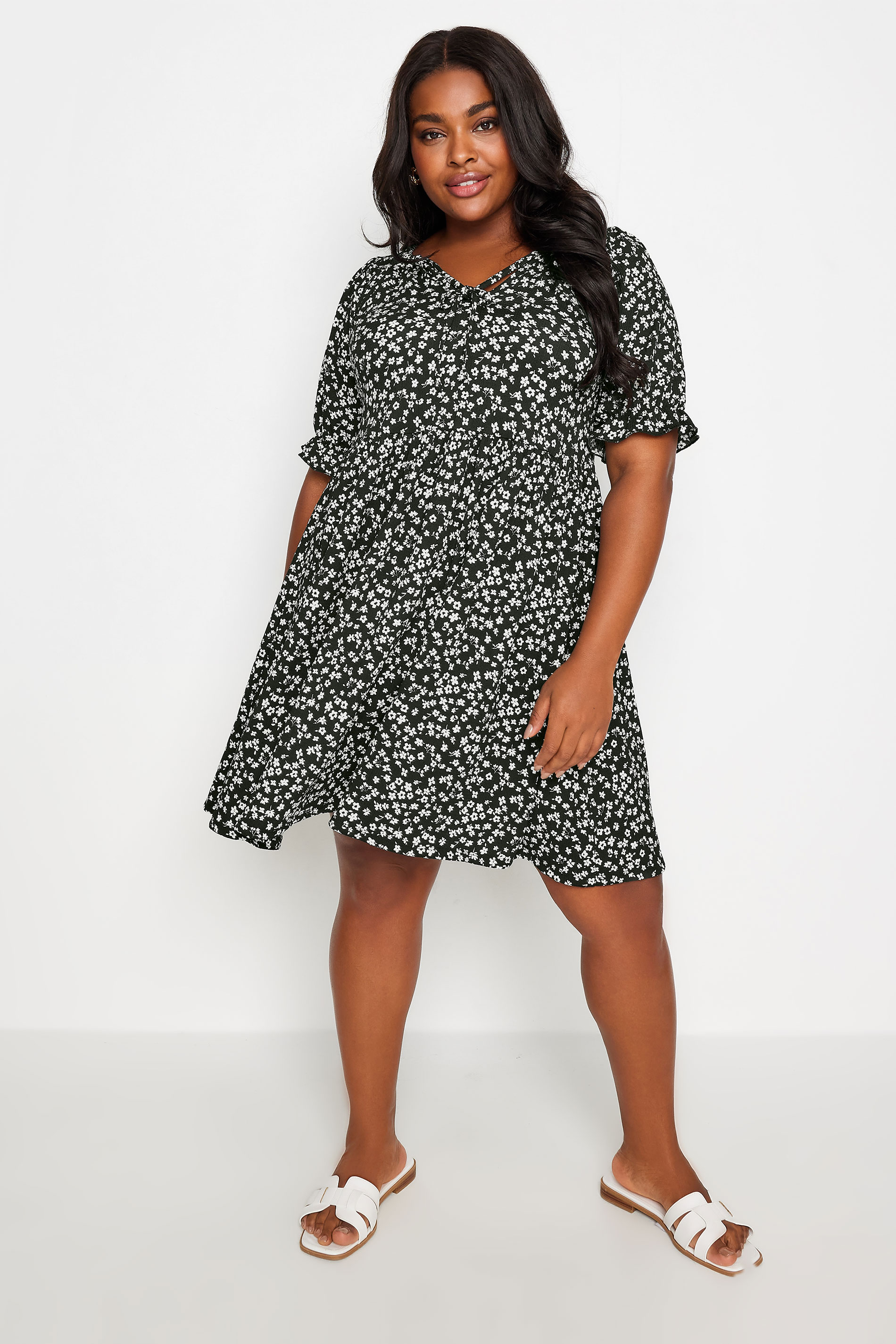 YOURS Plus Size Black Ditsy Floral Print Textured Dress | Yours Clothing 2