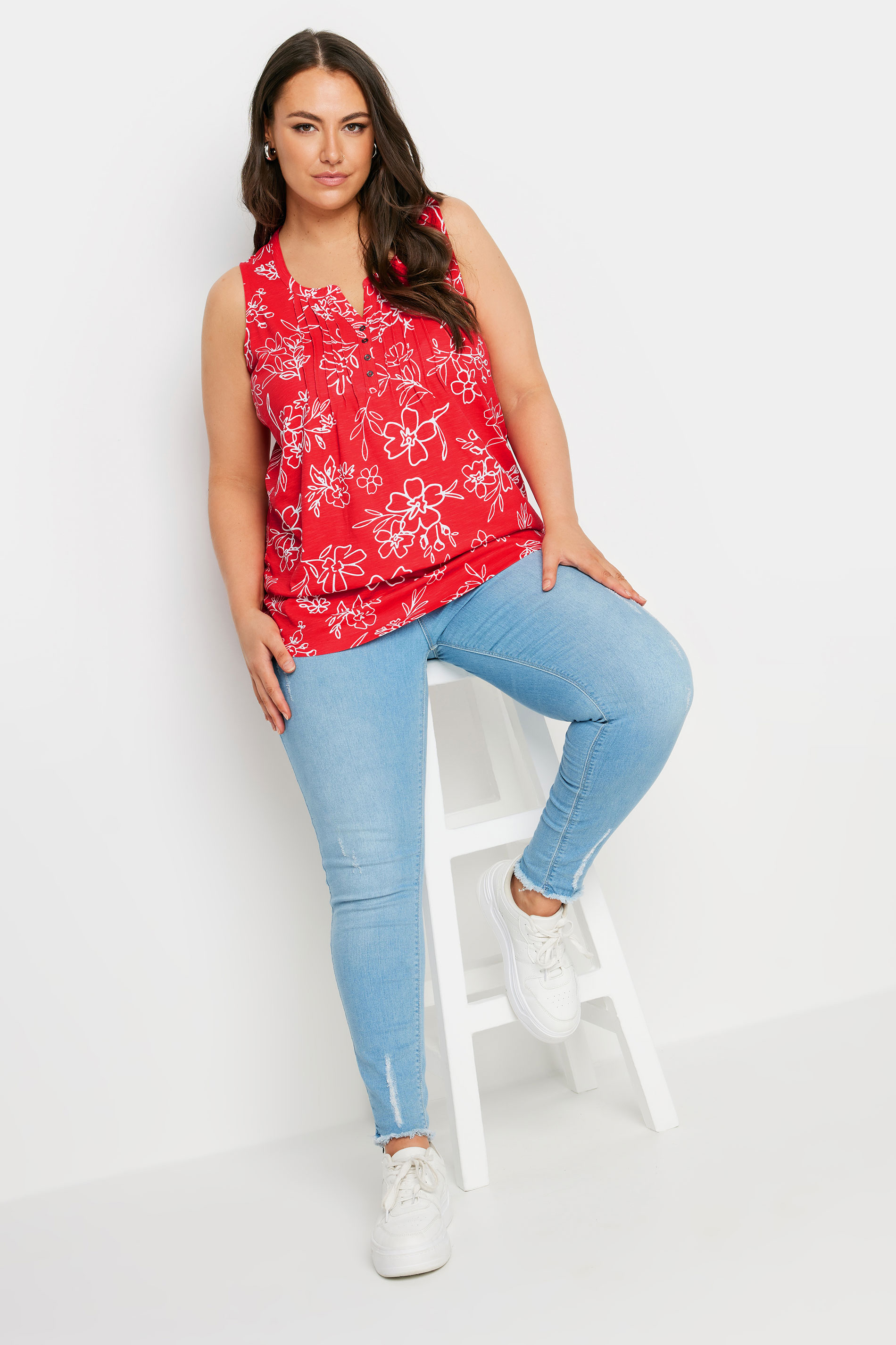 YOURS Plus Size Red Floral Print Pintuck Henley Vest Top | Yours Clothing 2
