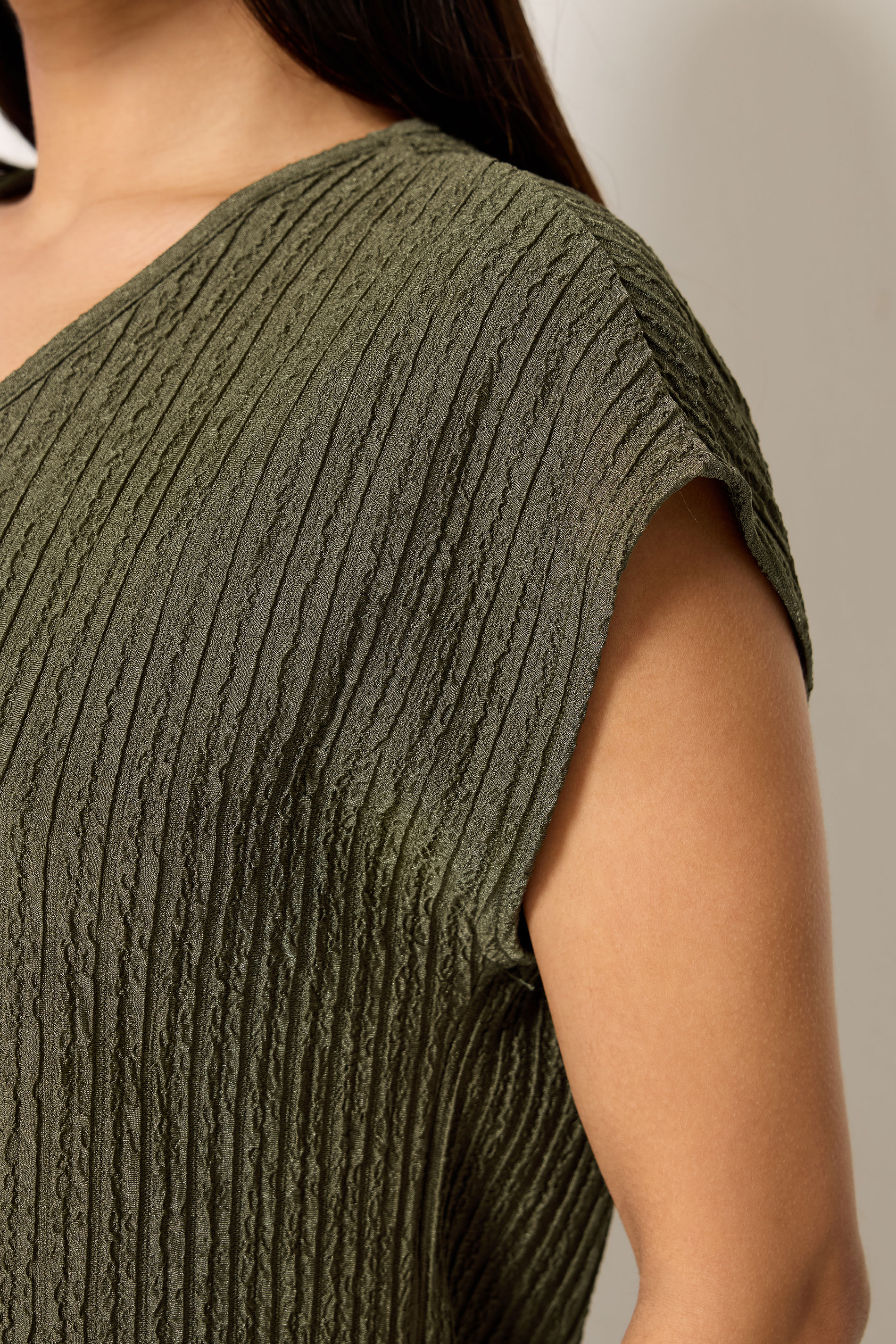 M&Co Petite Khaki Green Textured V Neck T-Shirt | M&Co 4