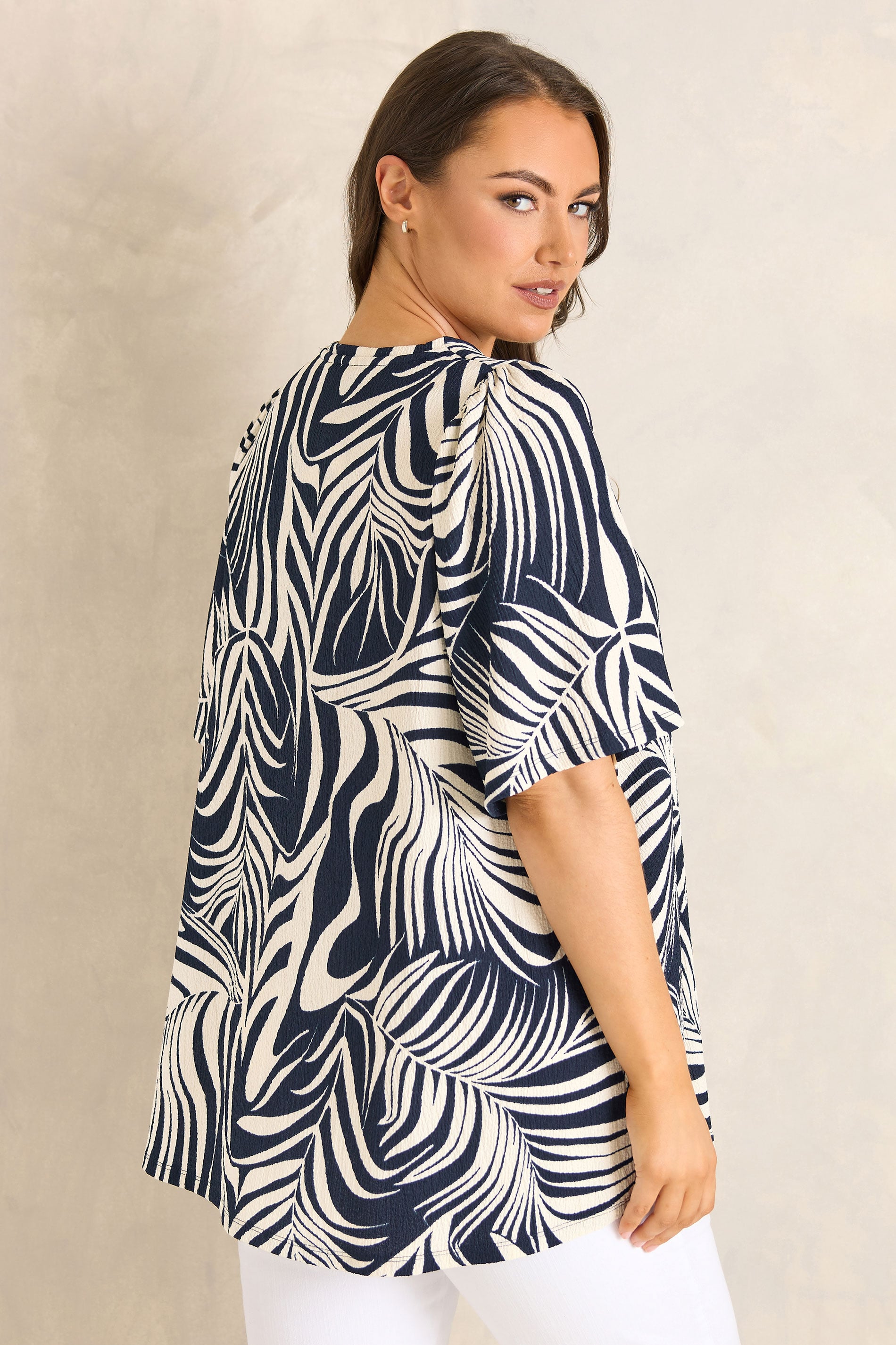 EVANS Plus Size Navy Blue Leaf Print Pleat Front Top | Evans  2