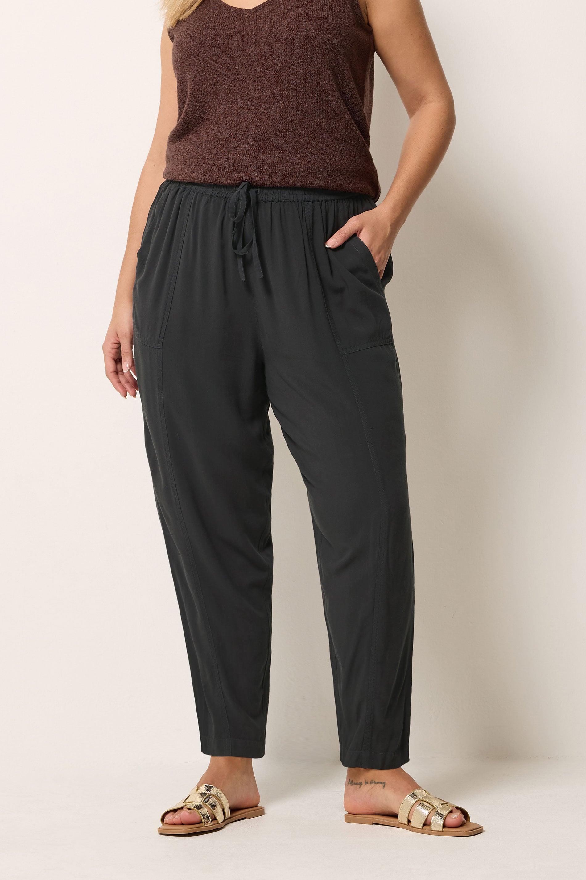 YOURS Plus Size Black Chambray Barrel Trousers | Yours Clothing 3