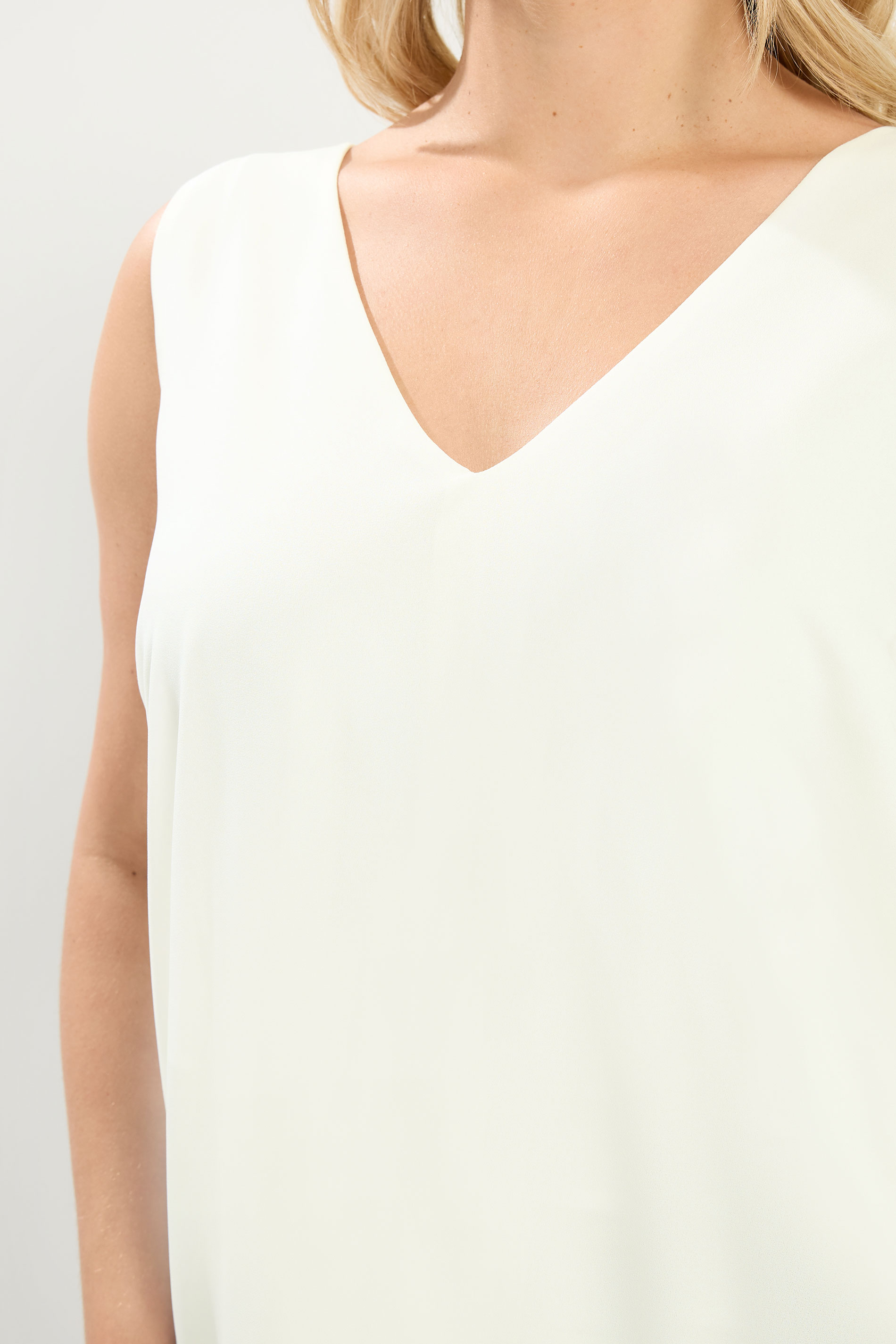 YOURS Plus Size White V-Neck Cami Vest Top | Yours Clothing 4