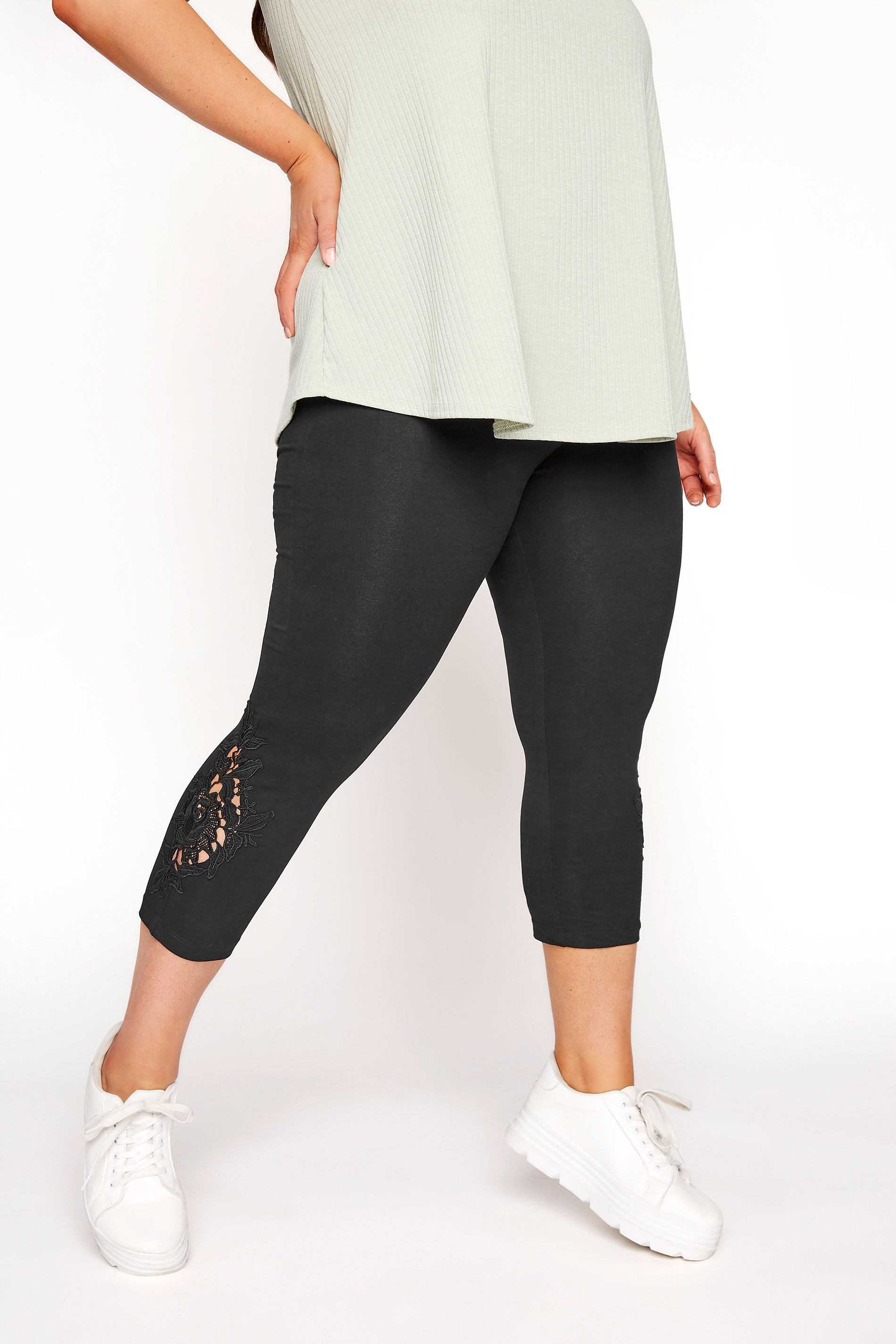 Buy Kotii Women's Plus Size Lace Trim Capri Leggings Cropped Leggings  Stretch Tights Pants Black at