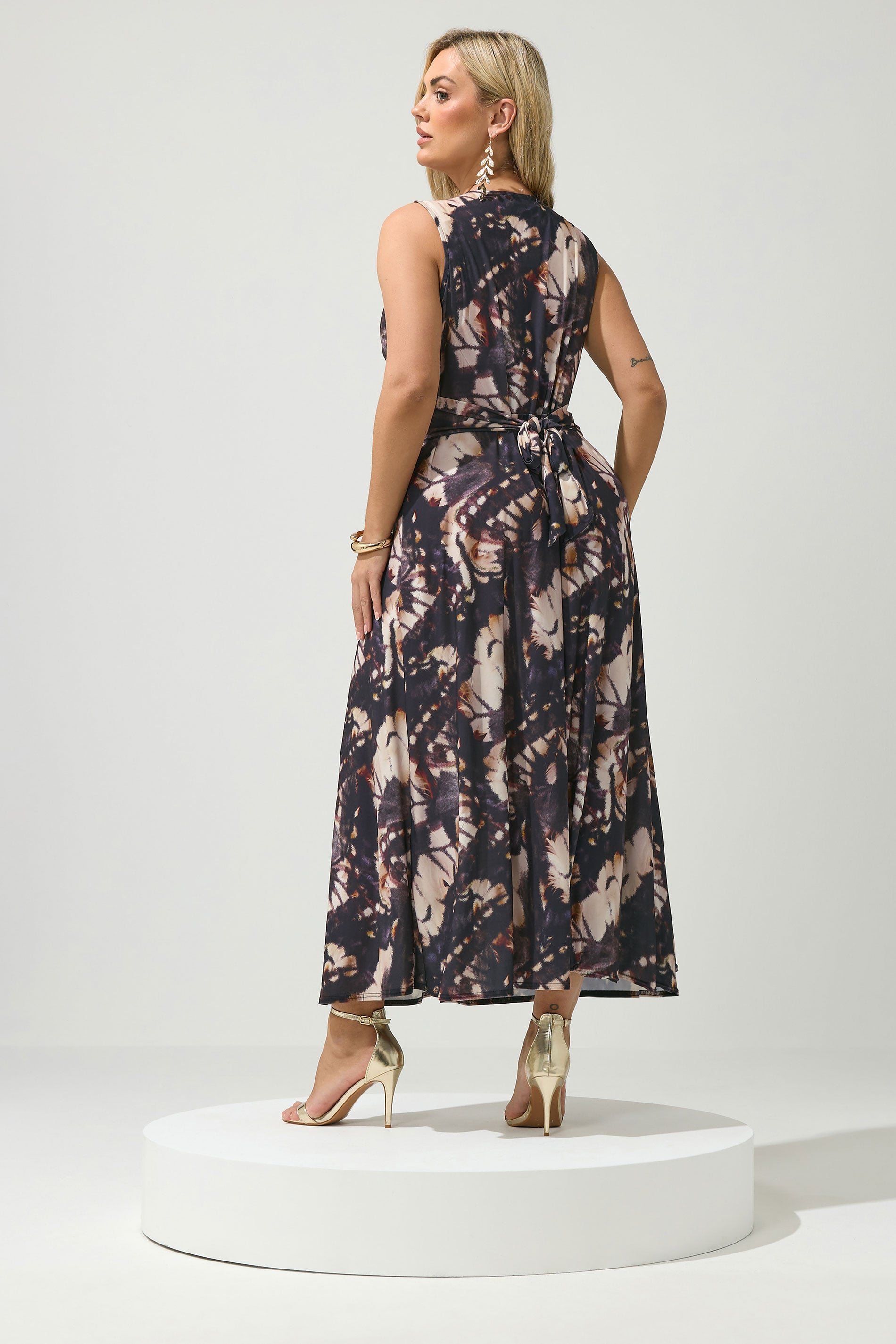 YOURS LONDON Plus Size Brown Abstract Knot Detail Dress | Yours Clothing 2