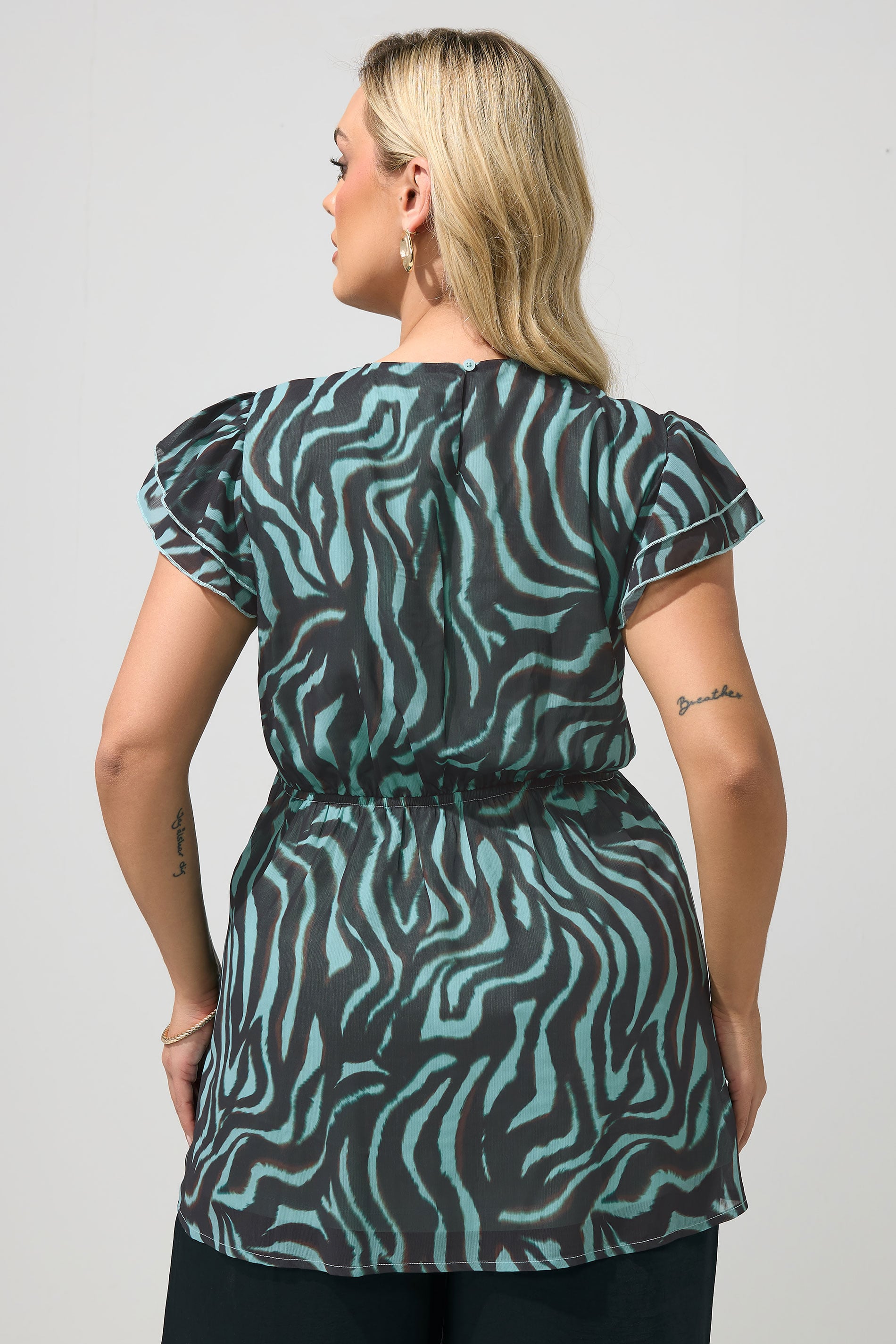 YOURS LONDON Plus Size Teal Blue Zebra Print Top | Yours Clothing 2