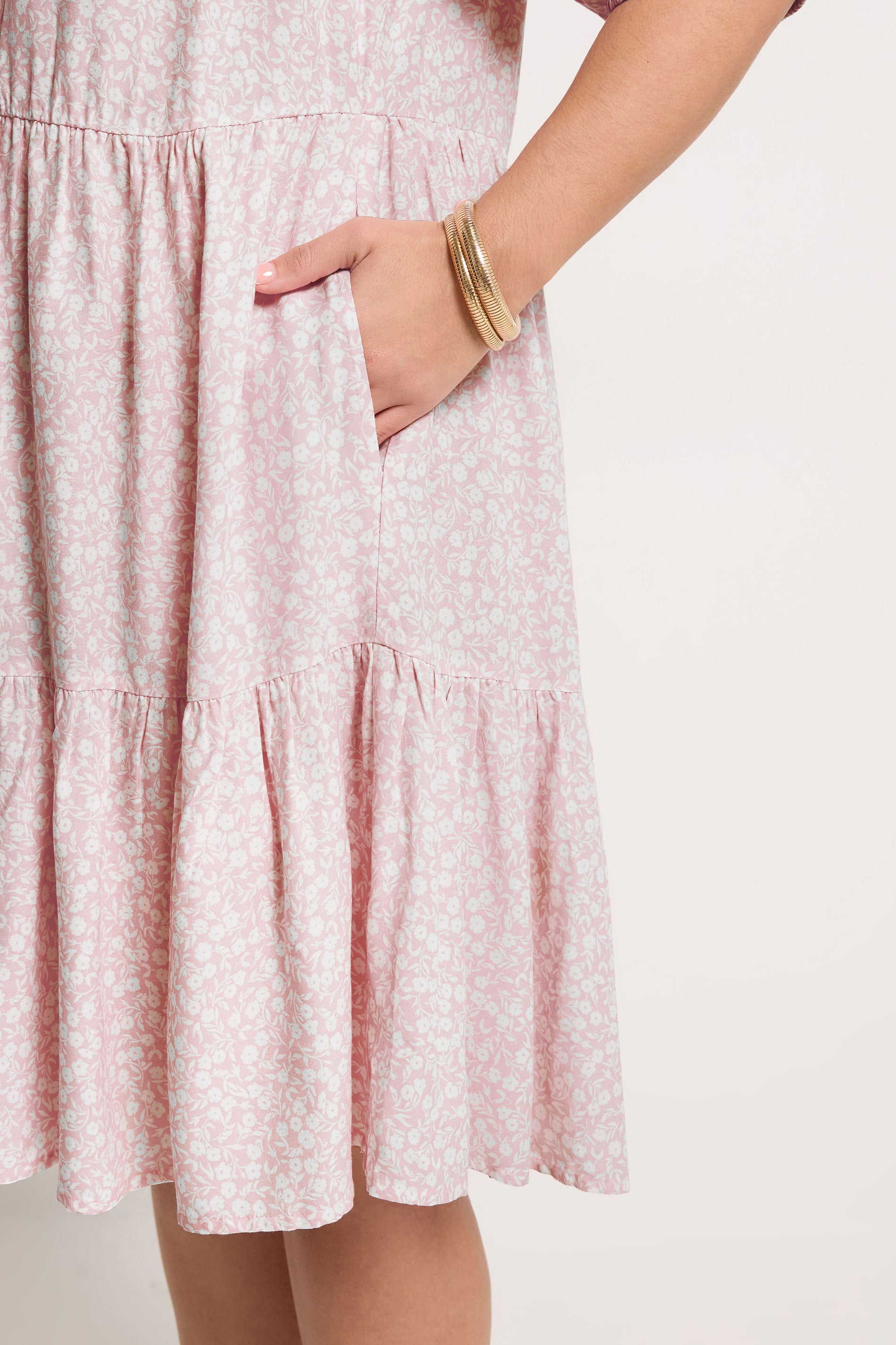 https://cdn.yoursclothing.com/Images/ProductImages/0804c6bd-40ea-46_270401_D.jpg