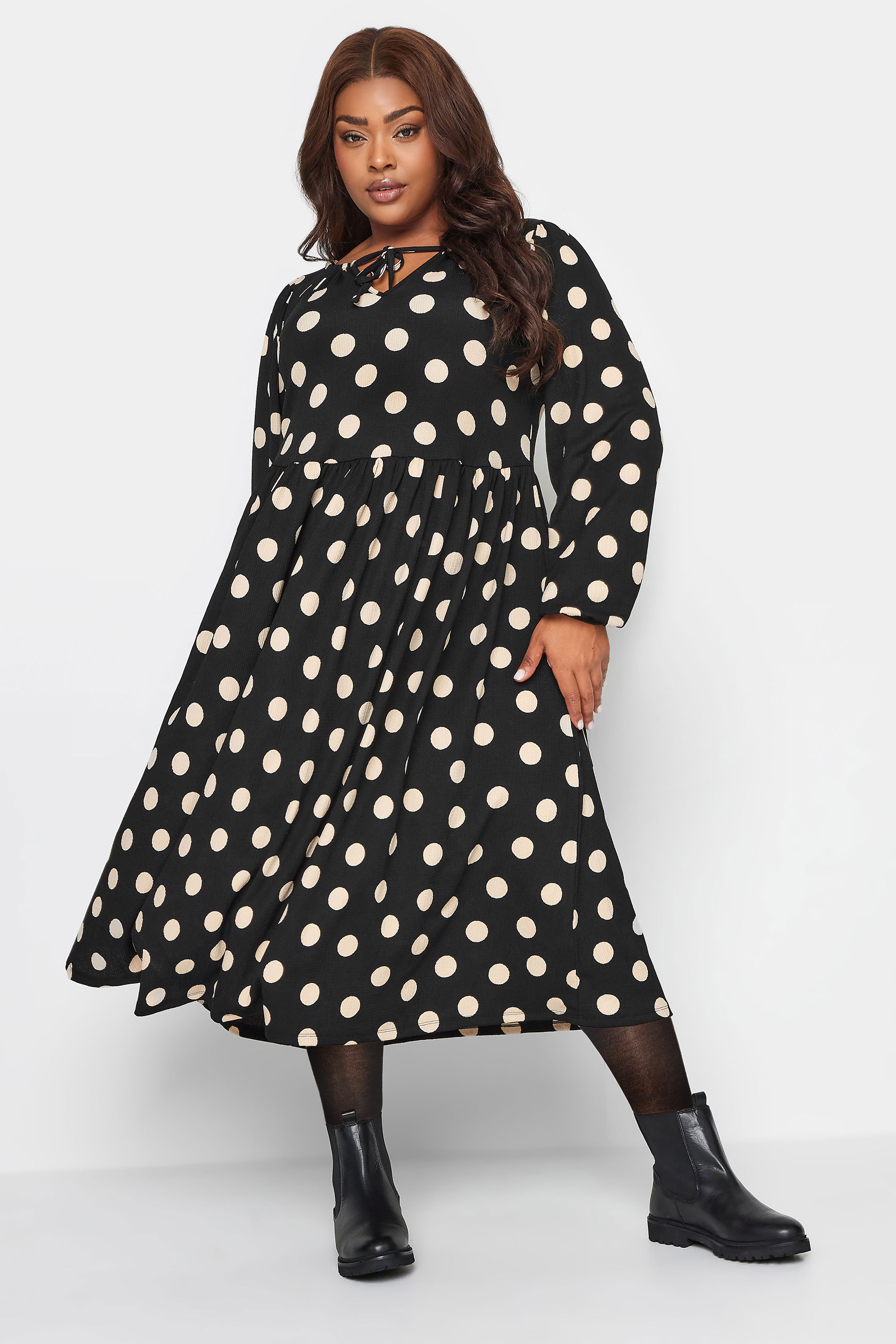 YOURS Plus Size Black Spot Print Textured Midaxi Dress | Yours Clothing 2