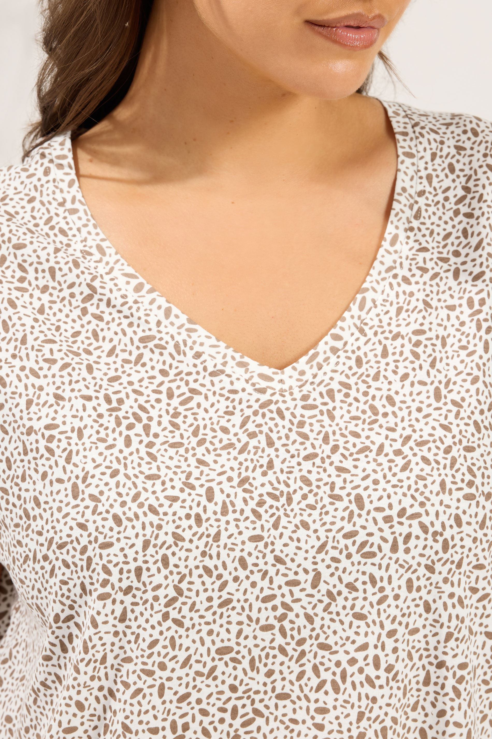 YOURS Plus Size Ivory White Pebble Print Blouse | Yours Clothing 4