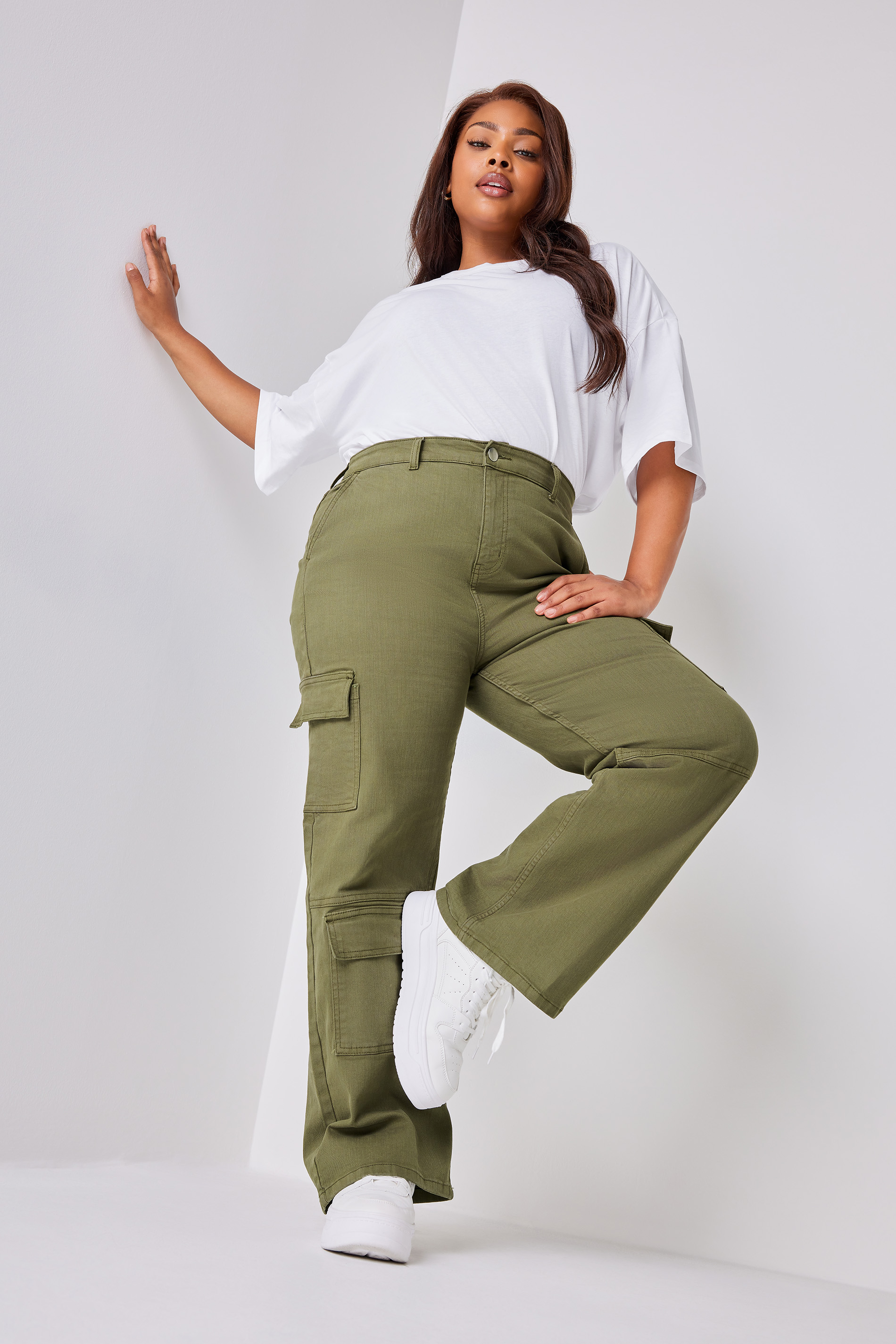 Khaki Cotton Relaxed Fit Cuffed Crop Cargo Trousers | New Look
