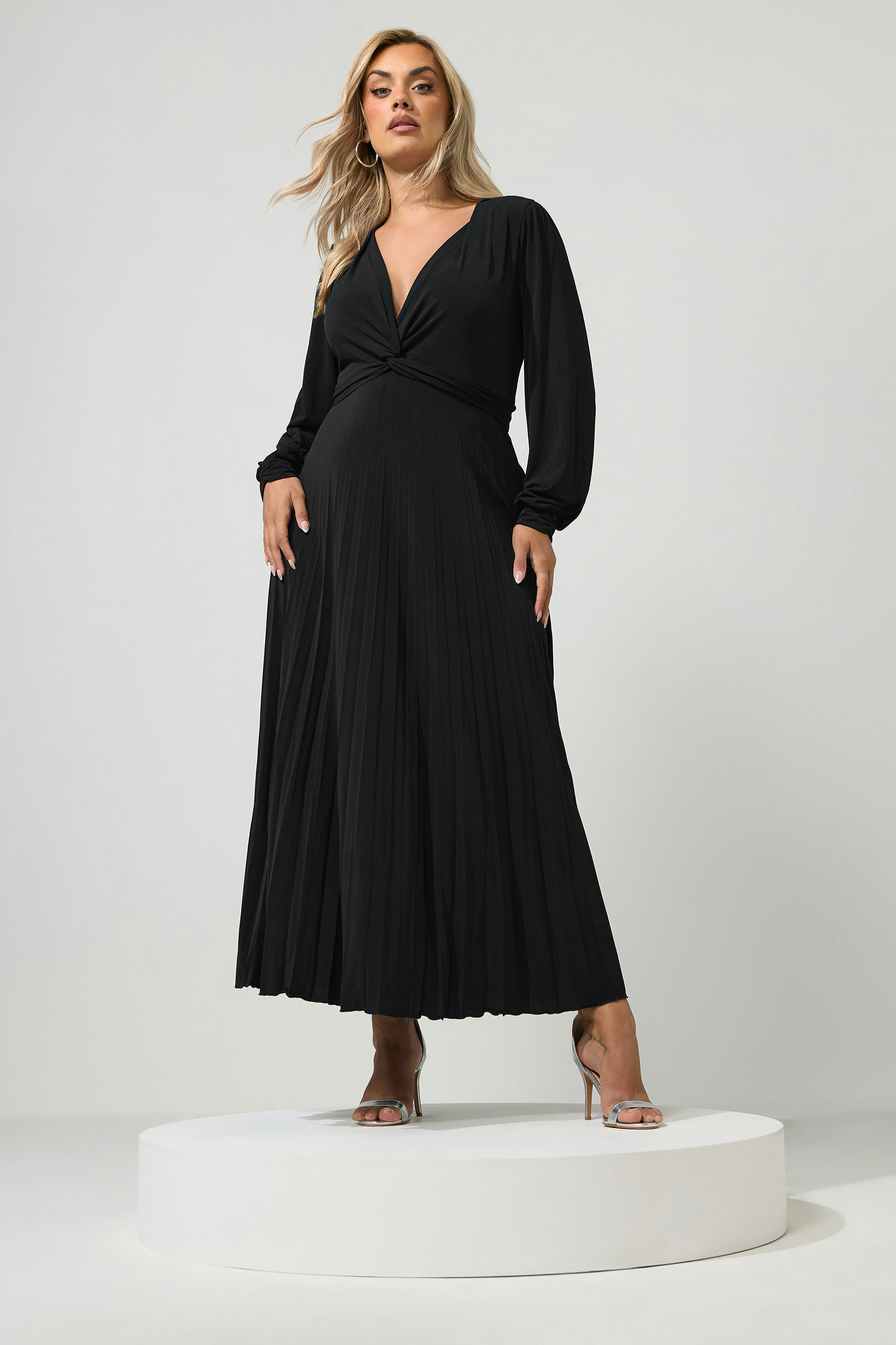 plus size black pleated dress Yours London Women's Knot Maxi Size 26-28 Birthday Dress August - Wedding Dresses Sale-20260120 Skostorlek:46 Show off your curves