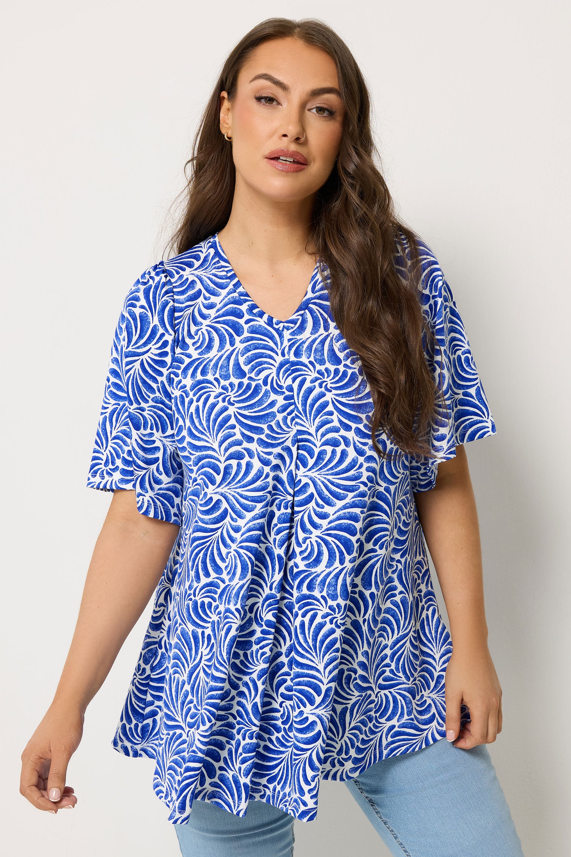 https://cdn.yoursclothing.com/Images/ProductImages/0ca8cc27-2998-43_304984_A.jpg