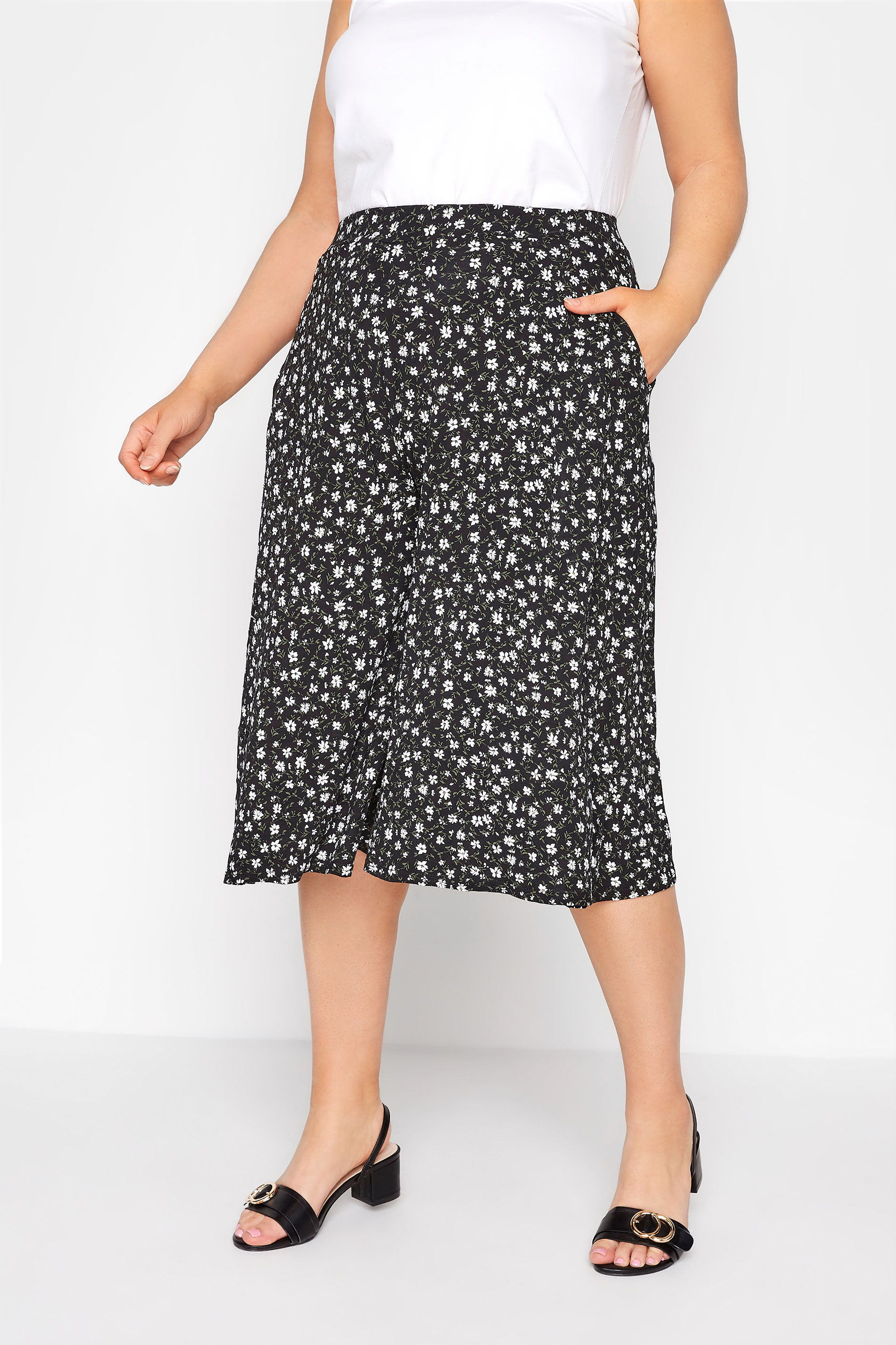 Grande taille  Pantalons Grande taille  Pantacourts | Jupe-Culotte Noir Floral - DS35230