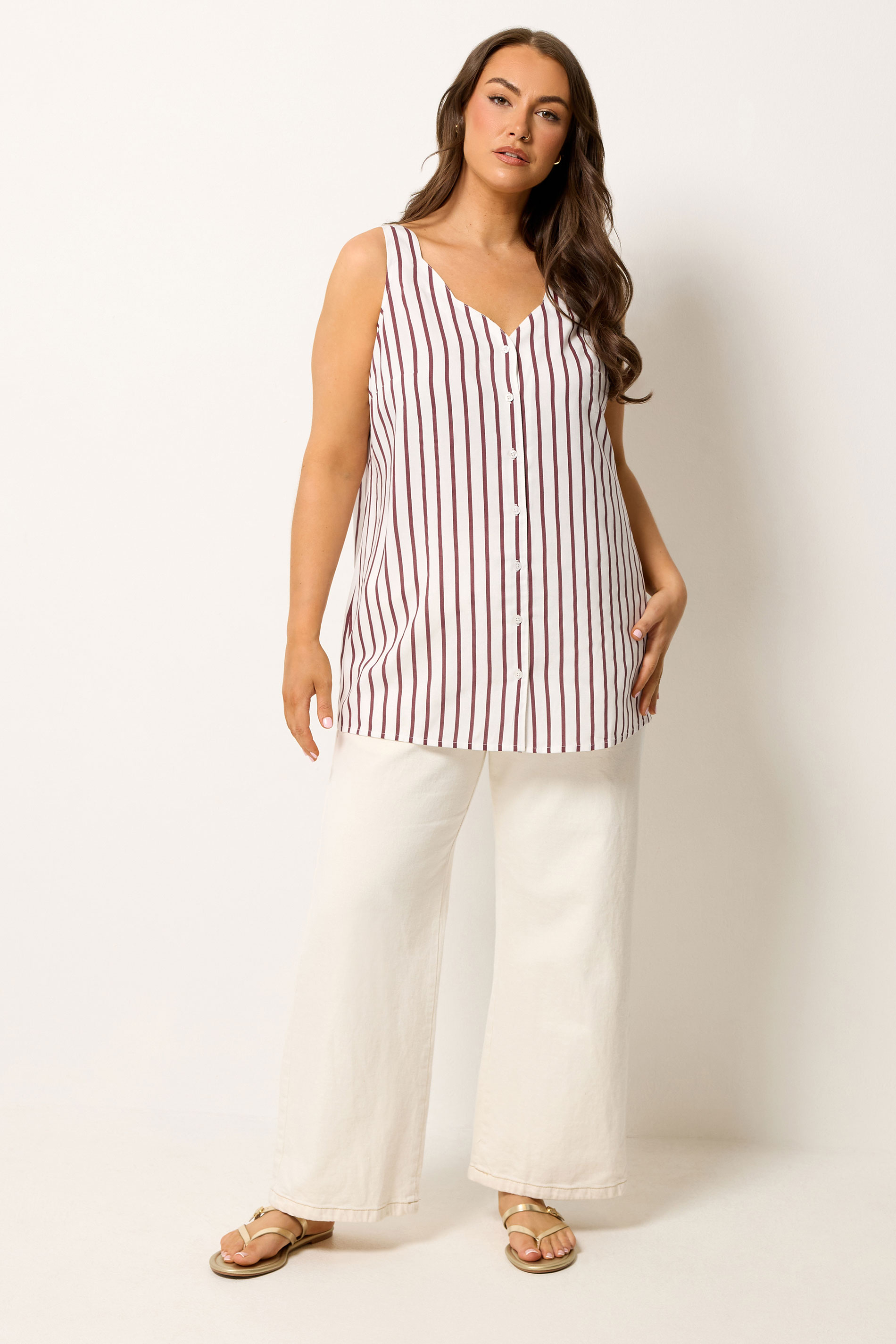 https://cdn.yoursclothing.com/Images/ProductImages/1025e474-8cef-47_331291_B.jpg