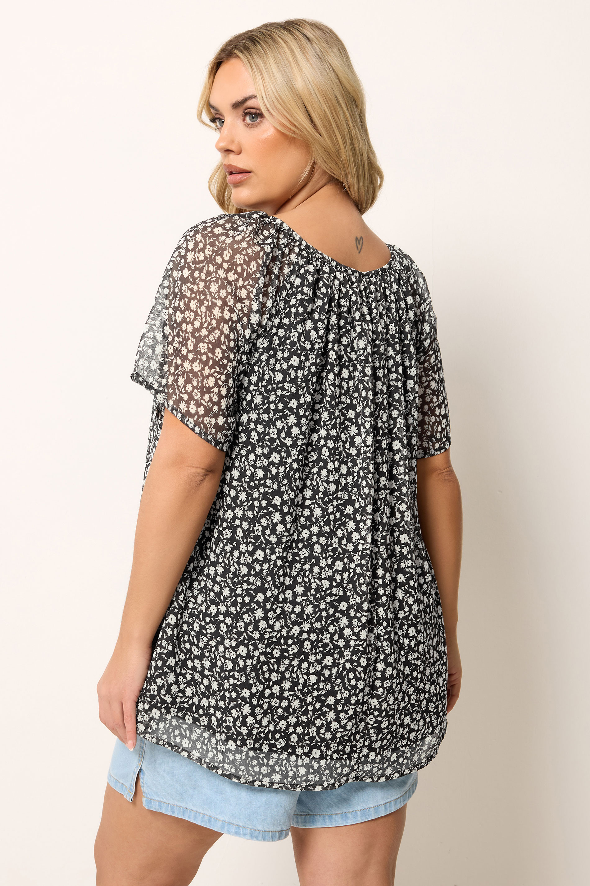 YOURS Plus Size Navy Blue Floral Short Sleeve Pintuck Blouse | Yours Clothing 2