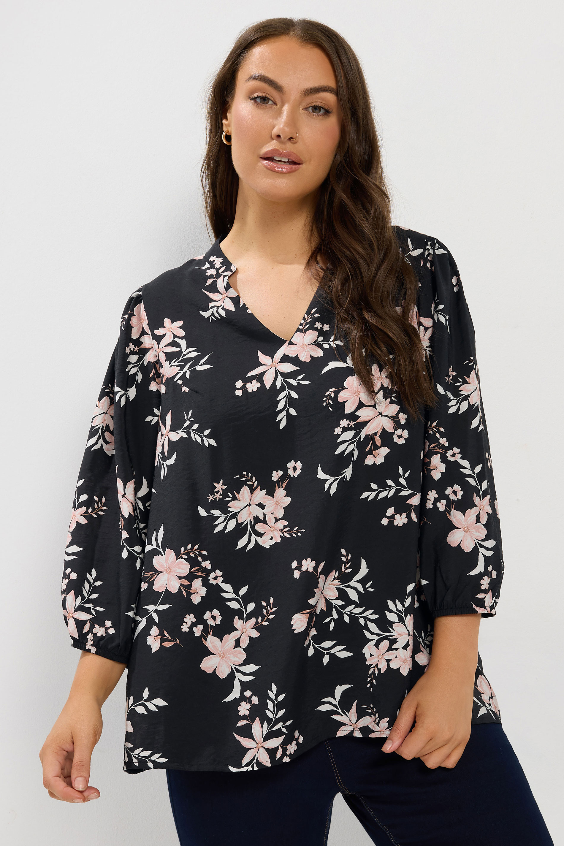 Yours Zwarte Top Met Bloemenprint En Inkeping In De Hals Size 42
