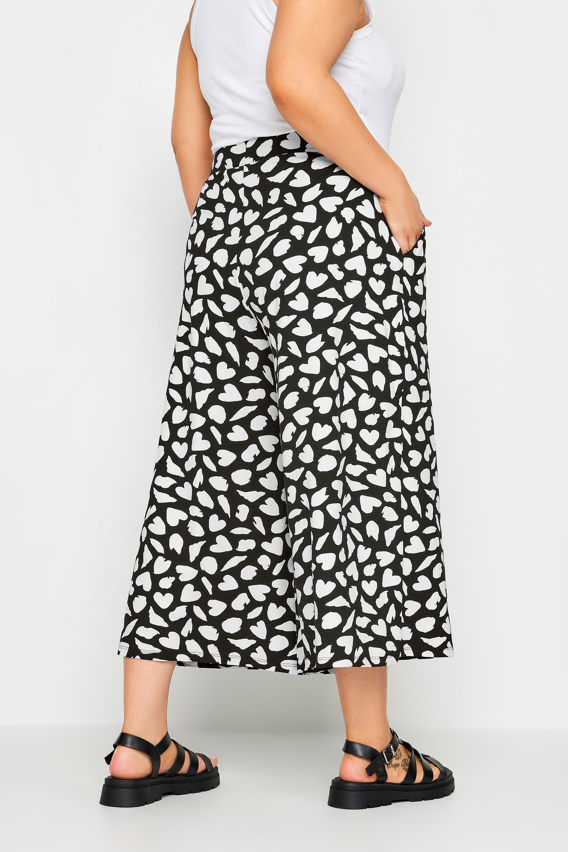 YOURS Plus Size Black & White Heart Print Culottes | Yours Clothing 3