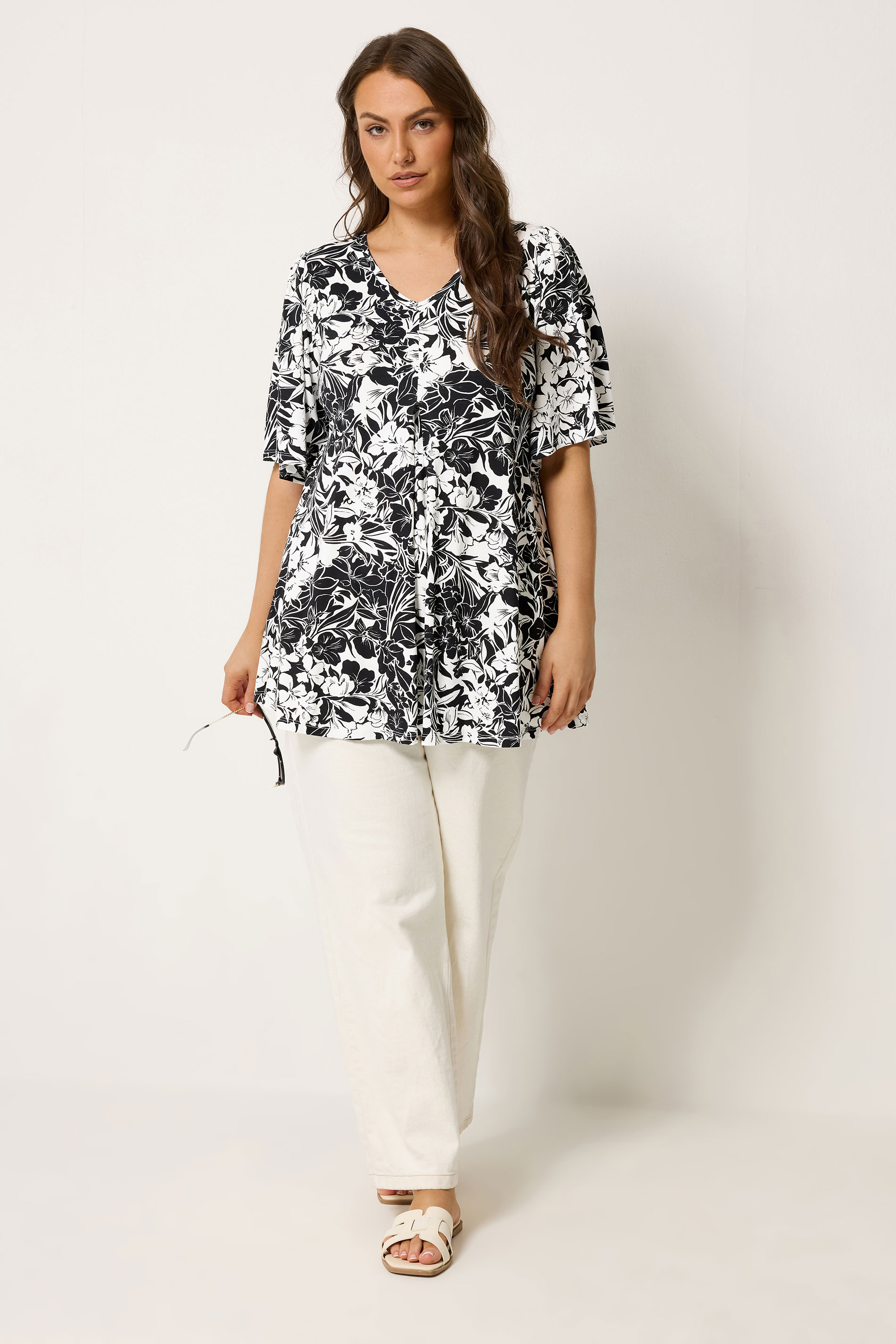 YOURS Plus Size Black & White Floral Pleated Swing Top | Yours Clothing 1