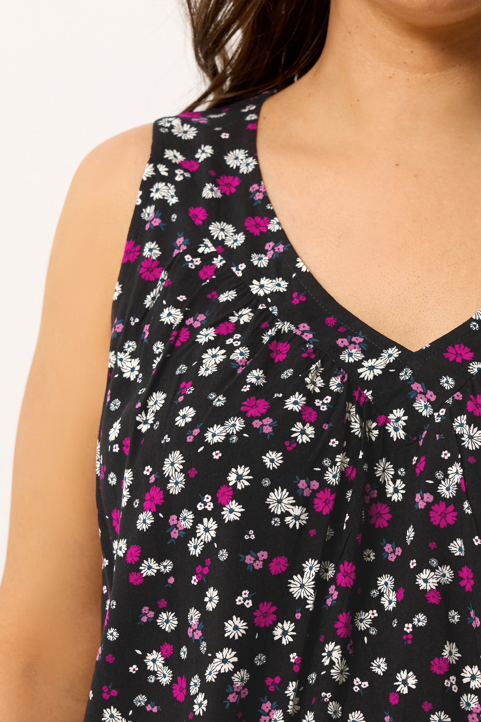 YOURS Plus Size Black Daisy Print Vest Top | Yours Clothing 4