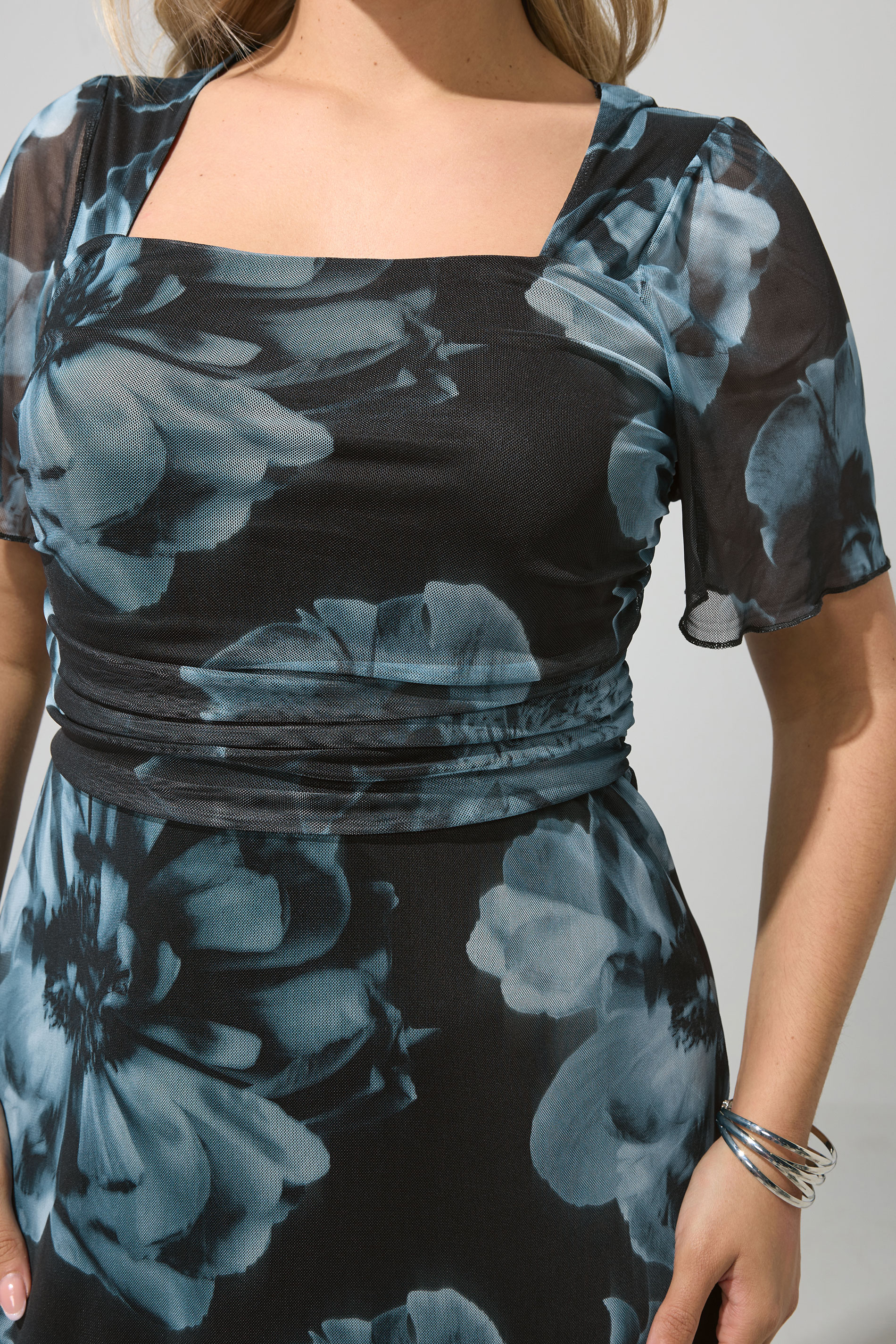 YOURS LONDON Plus Size Black Floral Square Neck Maxi Dress | Yours Clothing 4