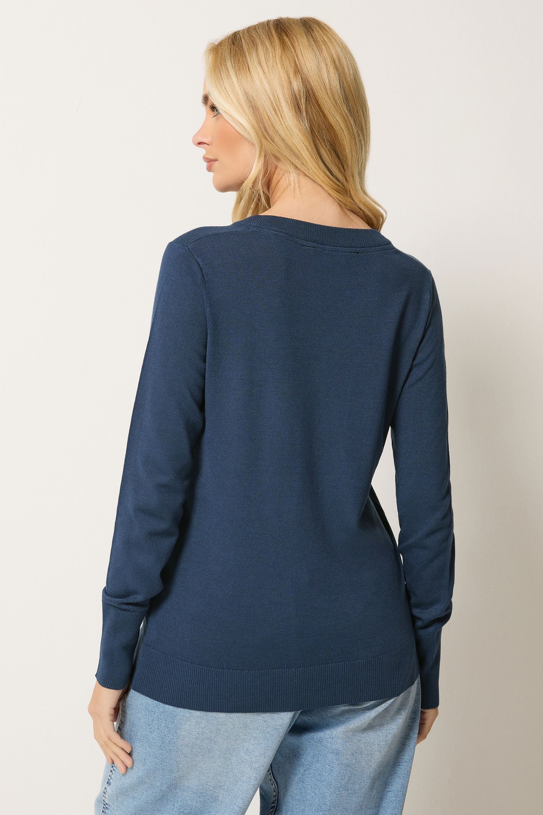 https://cdn.yoursclothing.com/Images/ProductImages/175c9501-d495-4c_503684_C.jpg