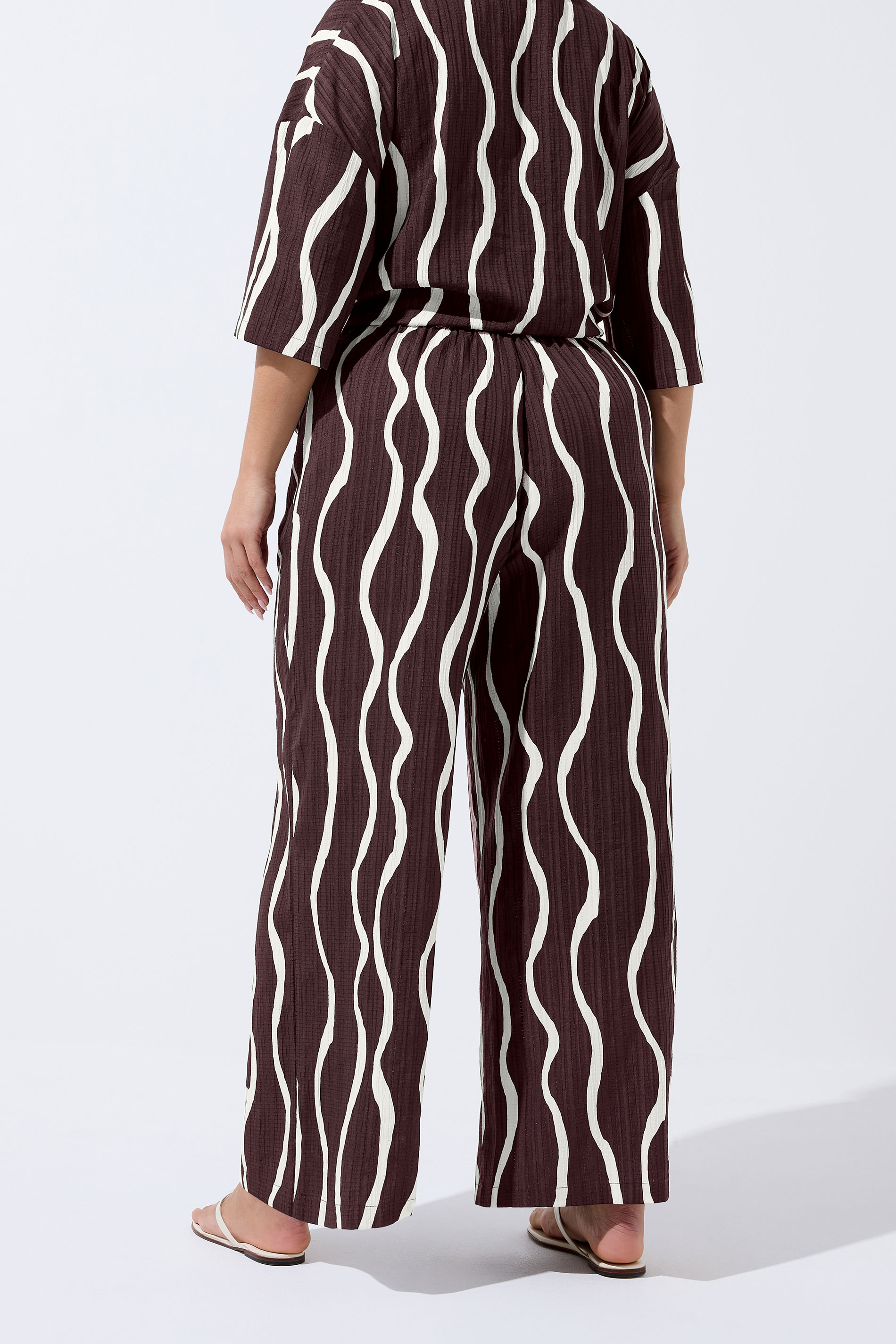 LIMITED COLLECTION Plus Size Brown Wavy Print Wide Leg Trousers | Yours Clothing 2