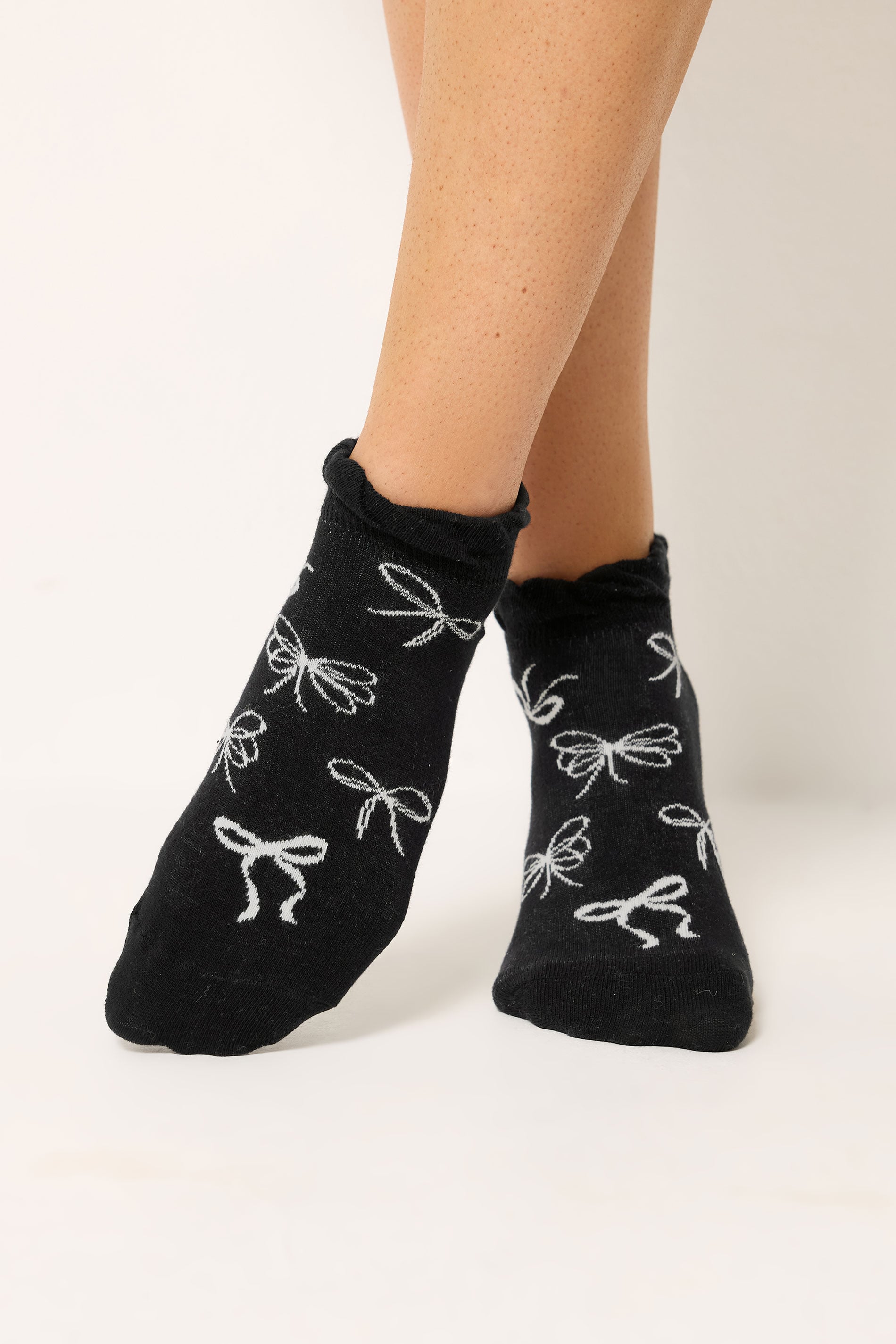 YOURSET 4 PACK Plus Size Black Bow Print Trainer Liner Socks | Yours Clothing 2