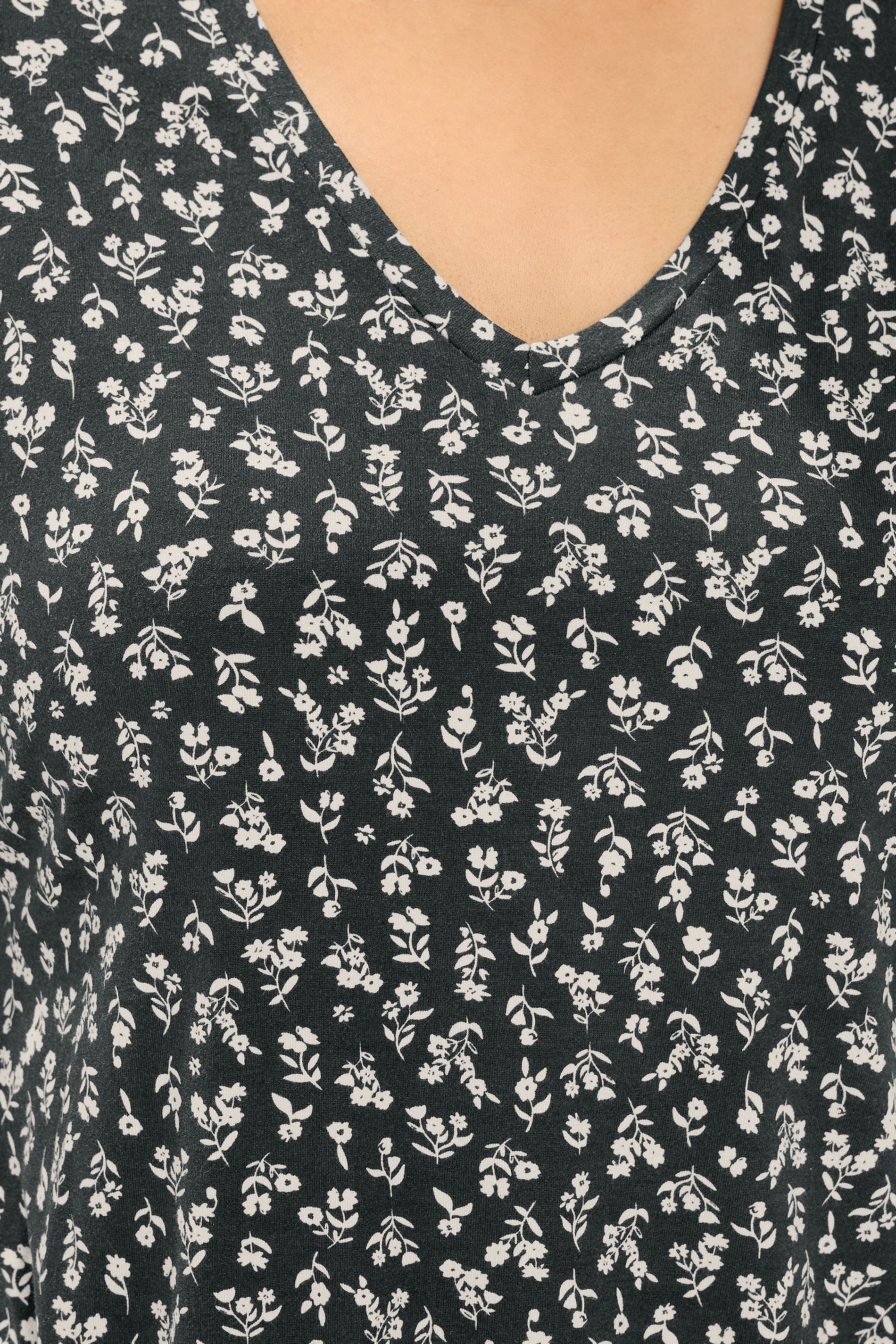 YOURS Plus Size Black Floral Elasticated Hem T-Shirt | Yours Clothing 4