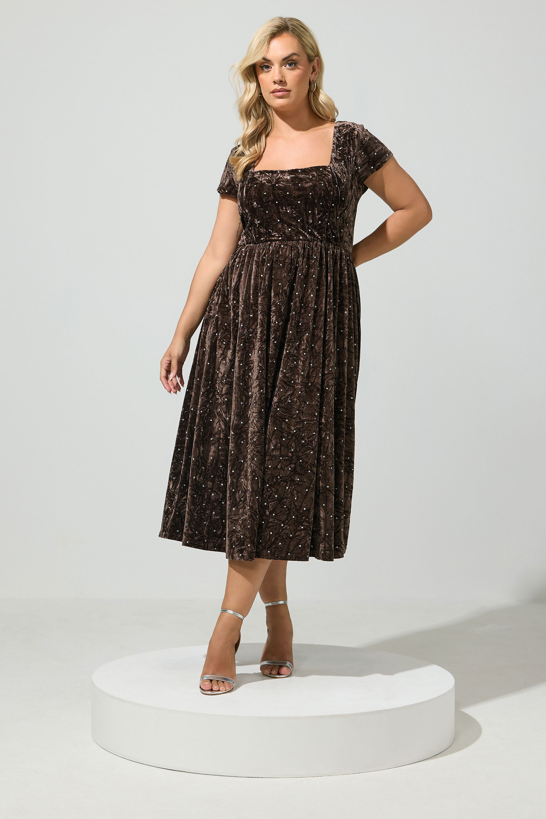 brown skater dresses Yours Women's Plus Size Chocolate Crushed Velvet Glitter Dress Size 22-24 Size:58L Men Bottomwear while the drape detail White Bachelorette Outfits |