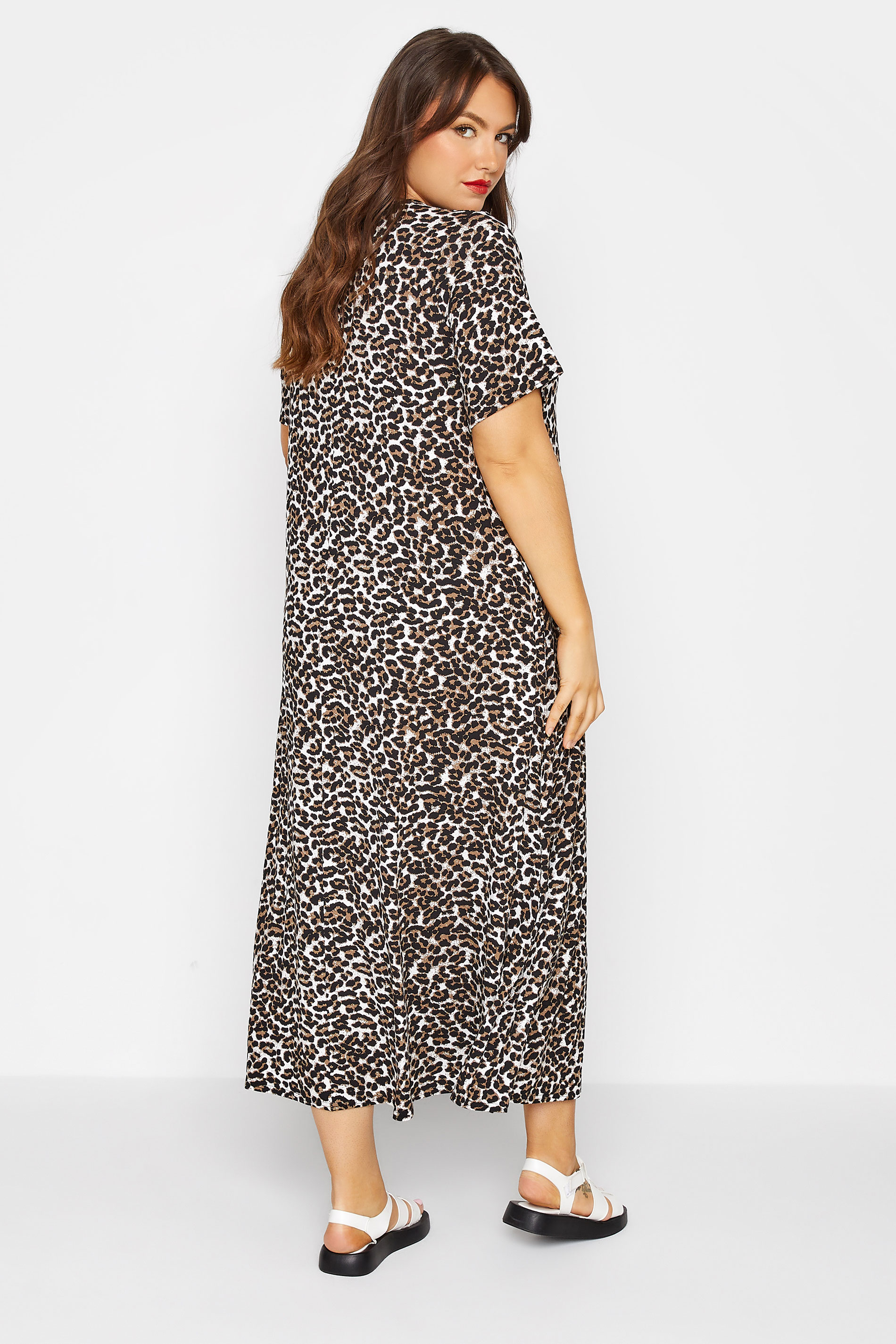 LIMITED COLLECTION Plus Size Brown Leopard Print Pleat Front Maxi Dress | Yours Clothing  3