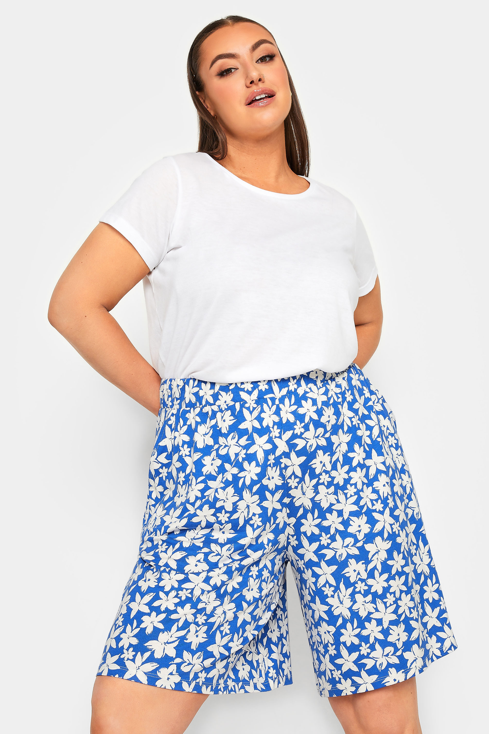 YOURS Plus Size Blue Floral Print Pull On Shorts | Yours Clothing 1