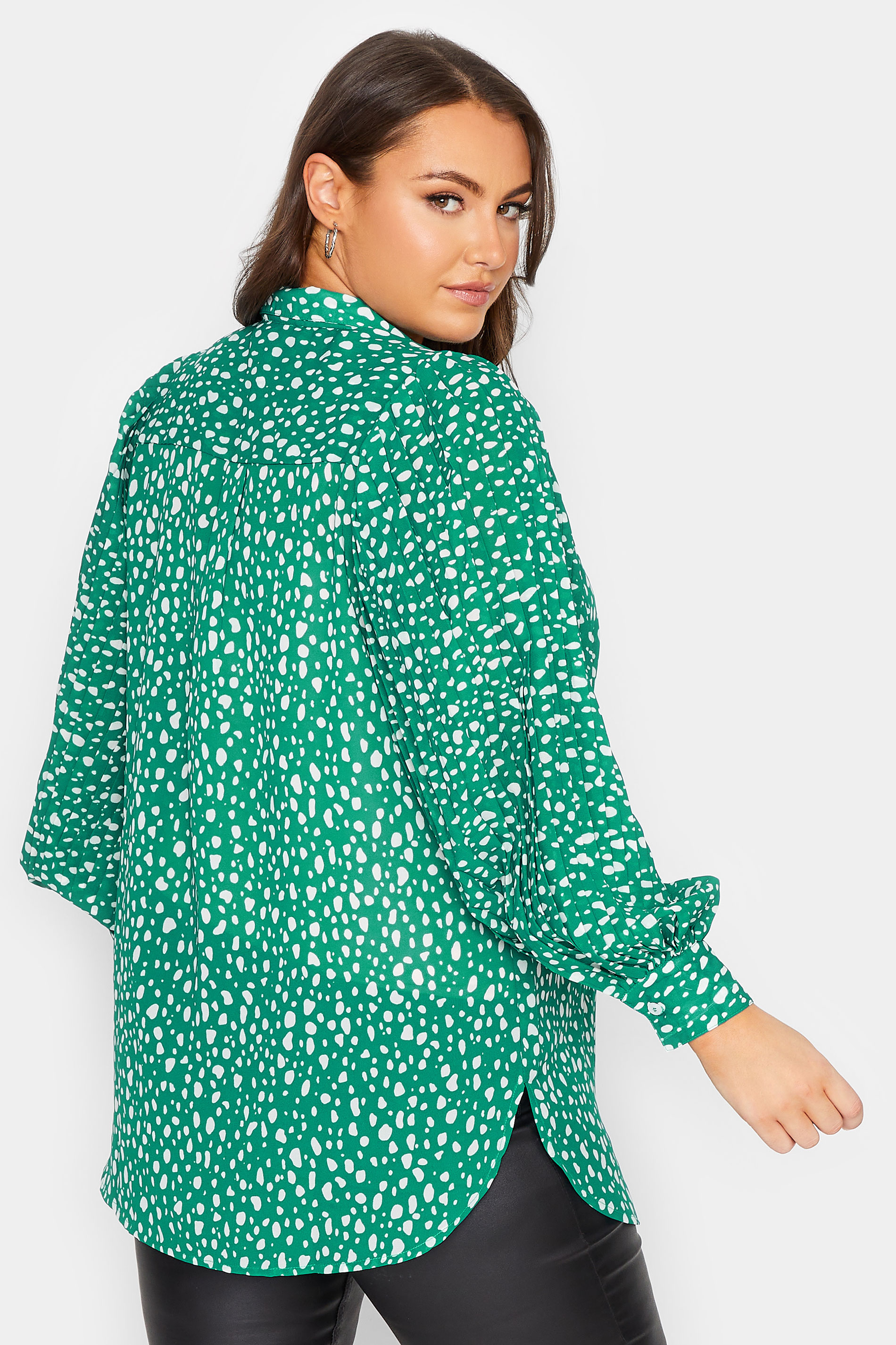 Plus Size YOURS LONDON Green Dalmatian Pleat Sleeve Shirt | Yours Clothing 3