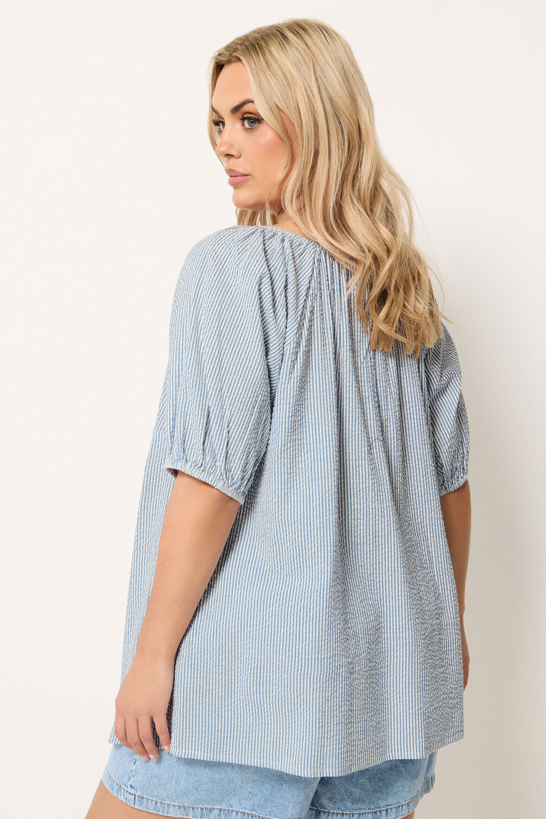 https://cdn.yoursclothing.com/Images/ProductImages/21a0837d-186b-46_331257_C.jpg