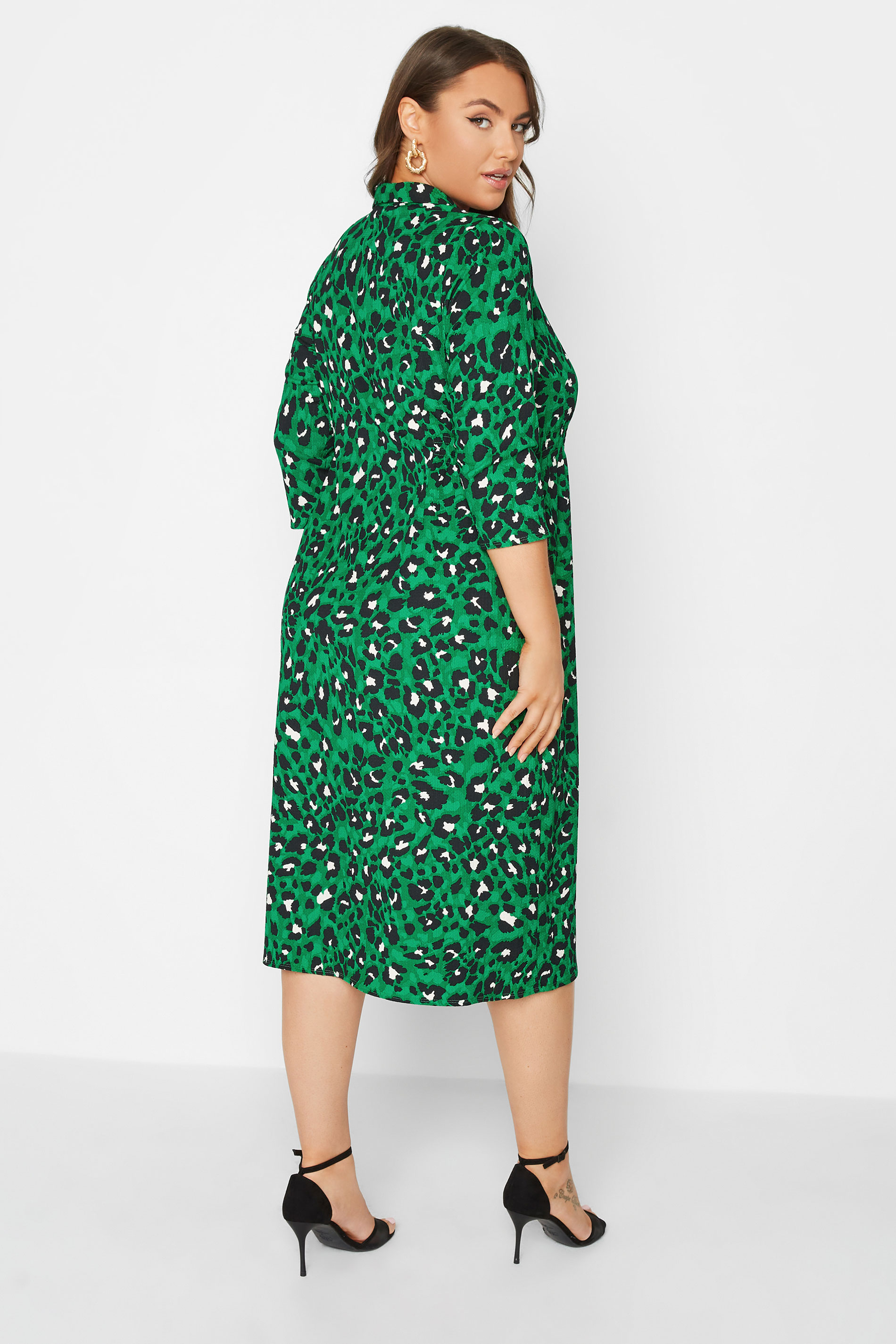 YOURS LONDON Plus Size Green Animal Print Crinkle Shirt Dress | Yours Clothing 3