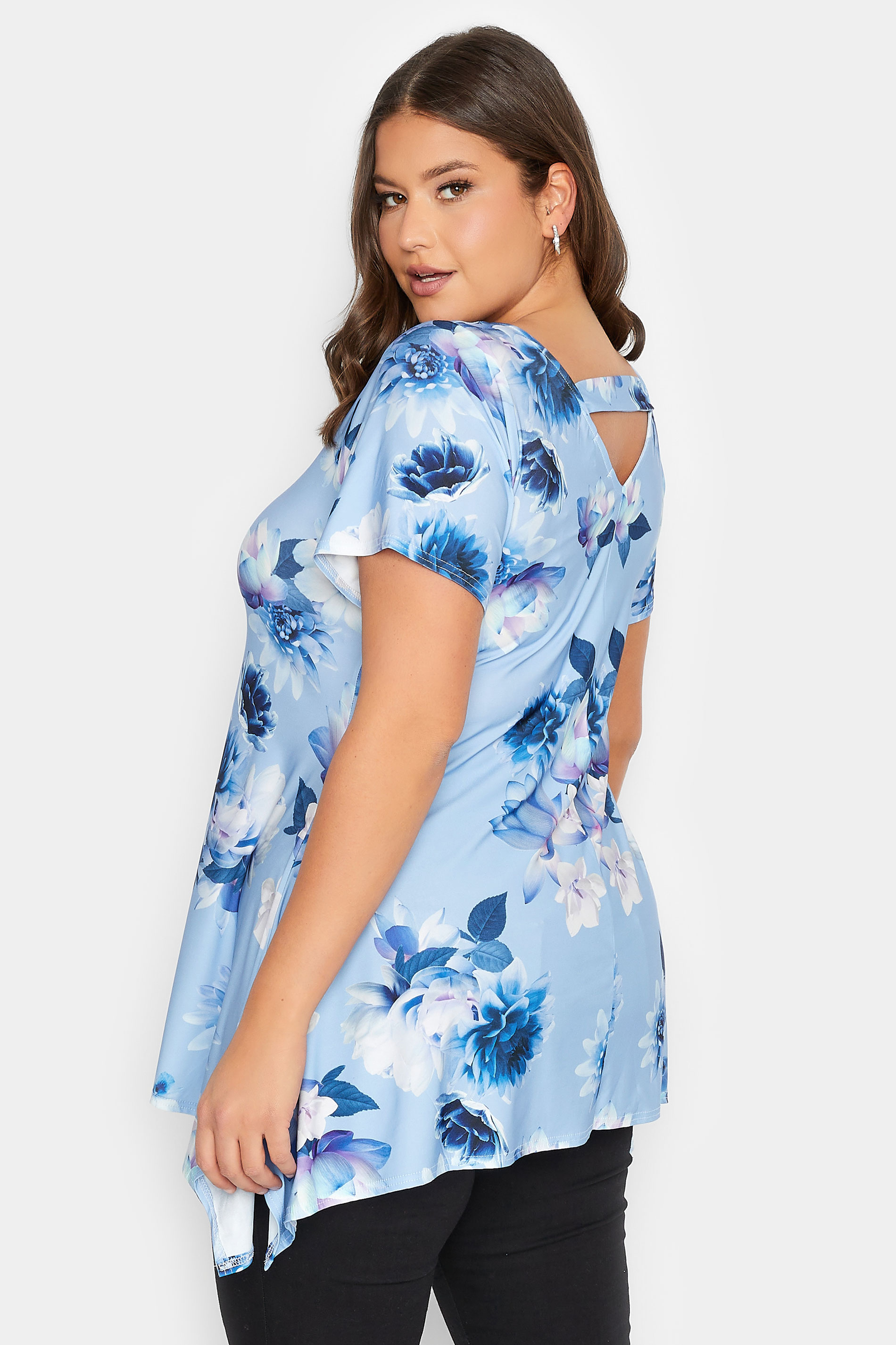 YOURS LONDON Plus Size Blue Floral Print Hanky Hem Top | Yours Clothing 3
