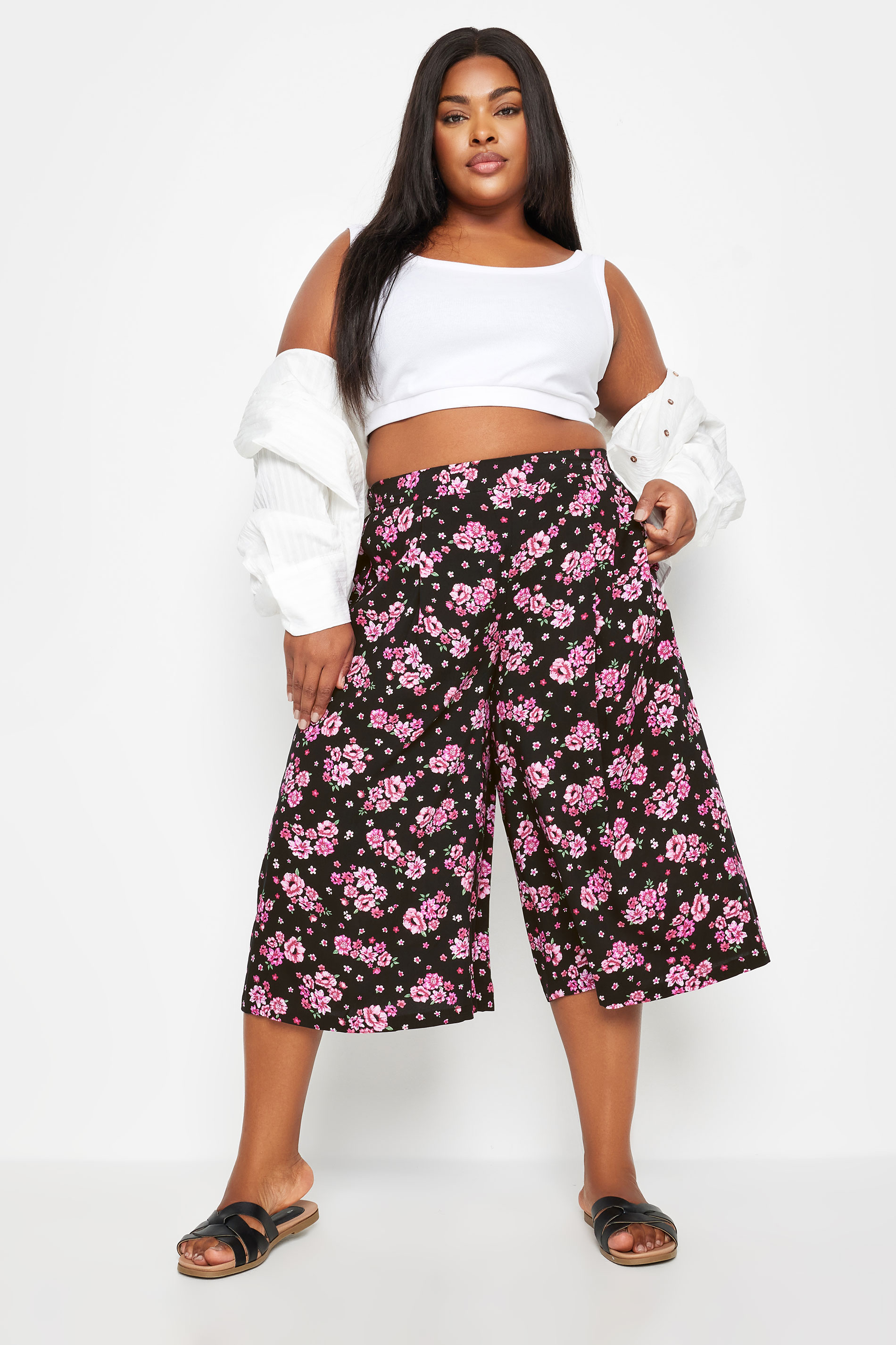 YOURS Plus Size Black Floral Bloom Print Culottes | Yours Clothing 2