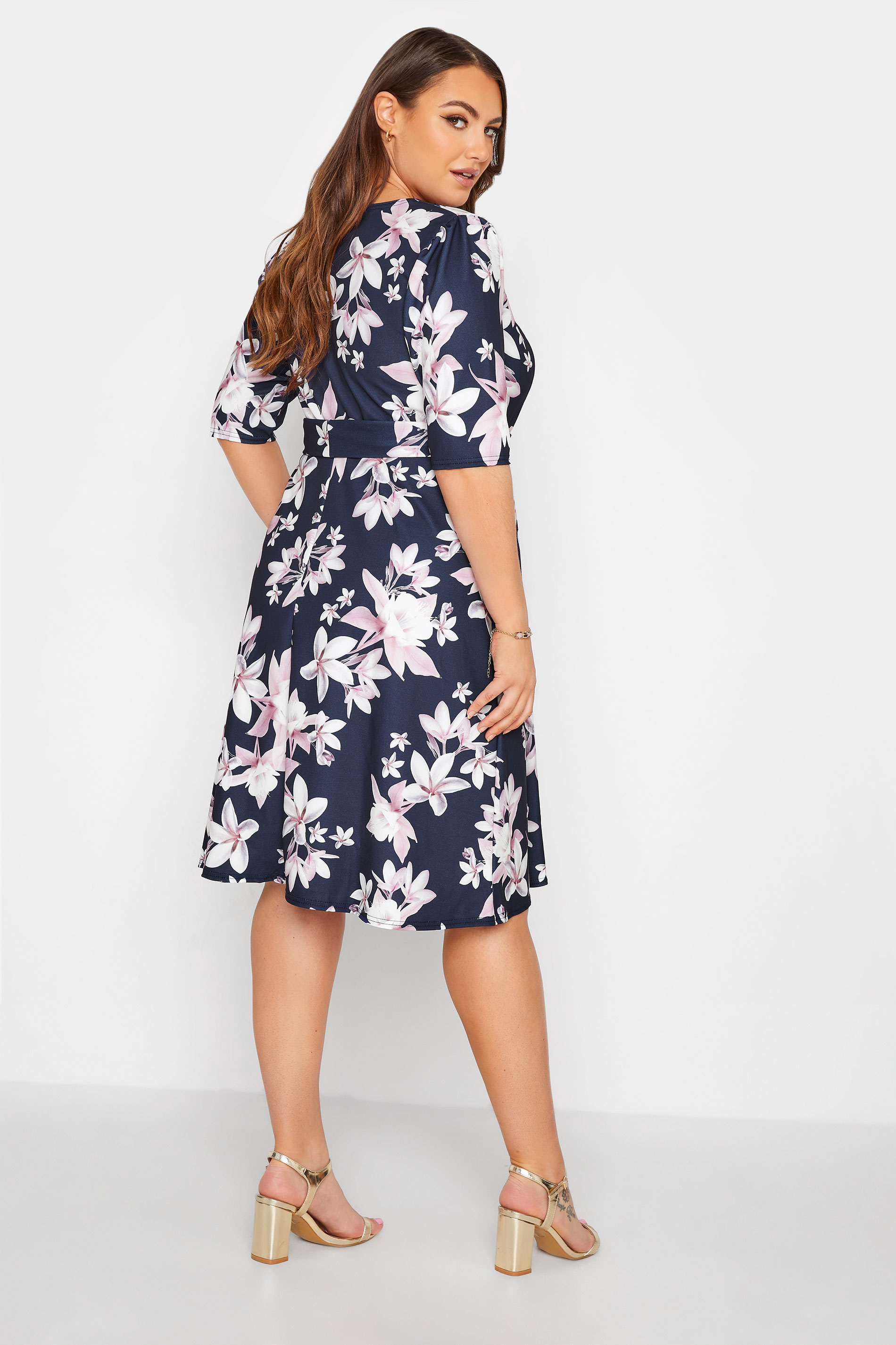 Robes Grande Taille Grande taille  Robes Imprimé Floral | YOURS LONDON - Robe Bleue Marine Floral Manches Courtes - XM72524