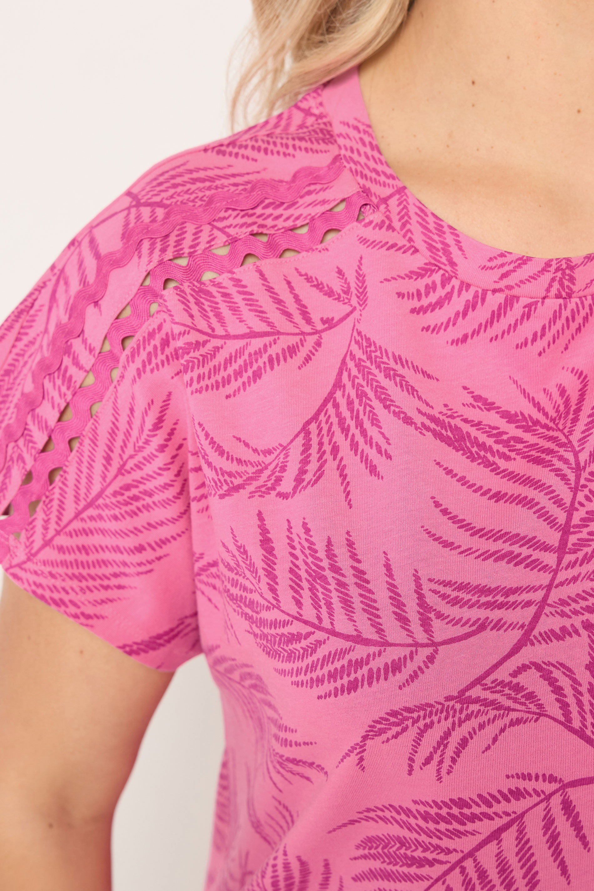 YOURS Plus Size Pink Palm Tree Trim Detail T-Shirt | Yours Clothing 4
