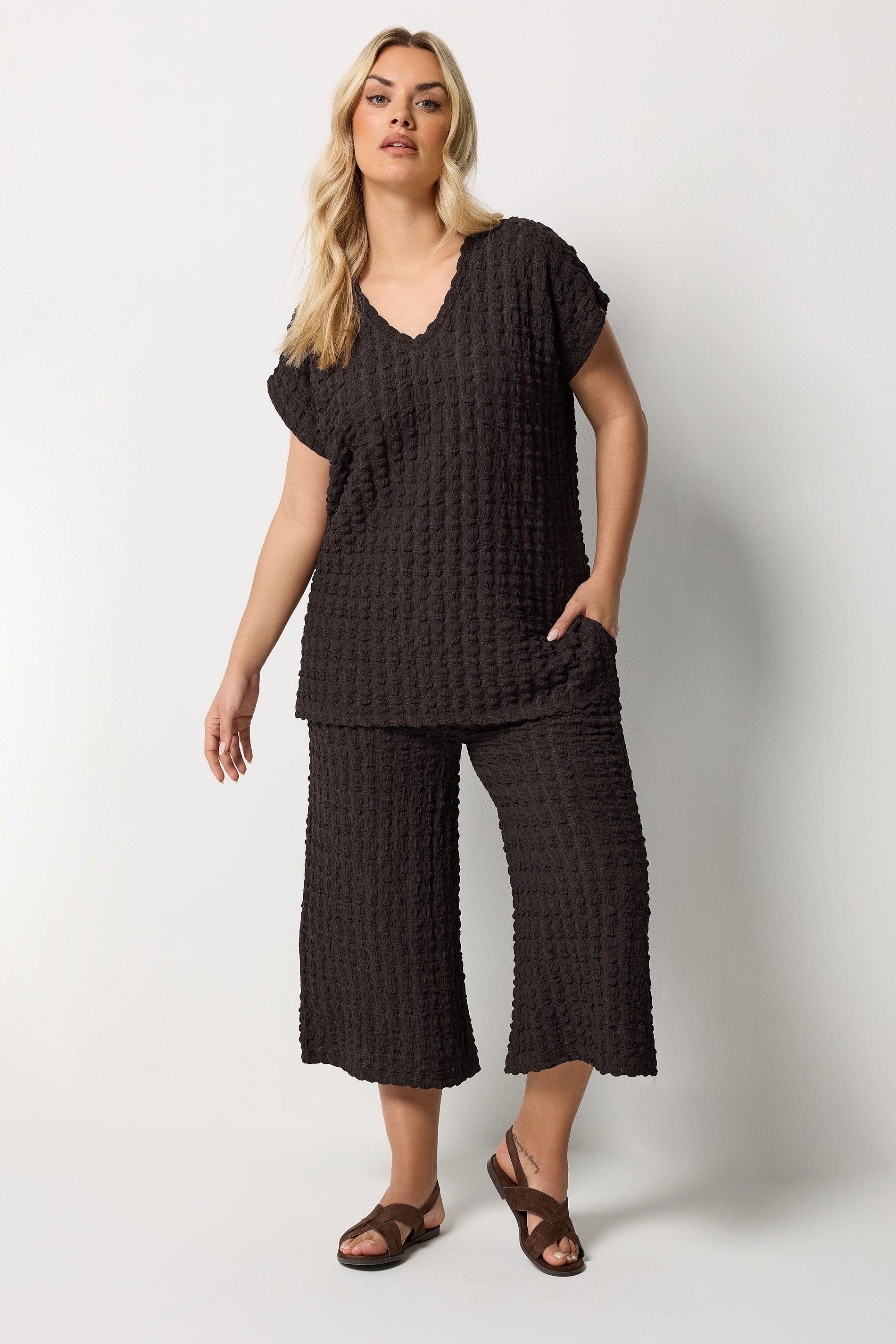 YOURS Curve Brown Bubble Textured Cropped Trousers 1