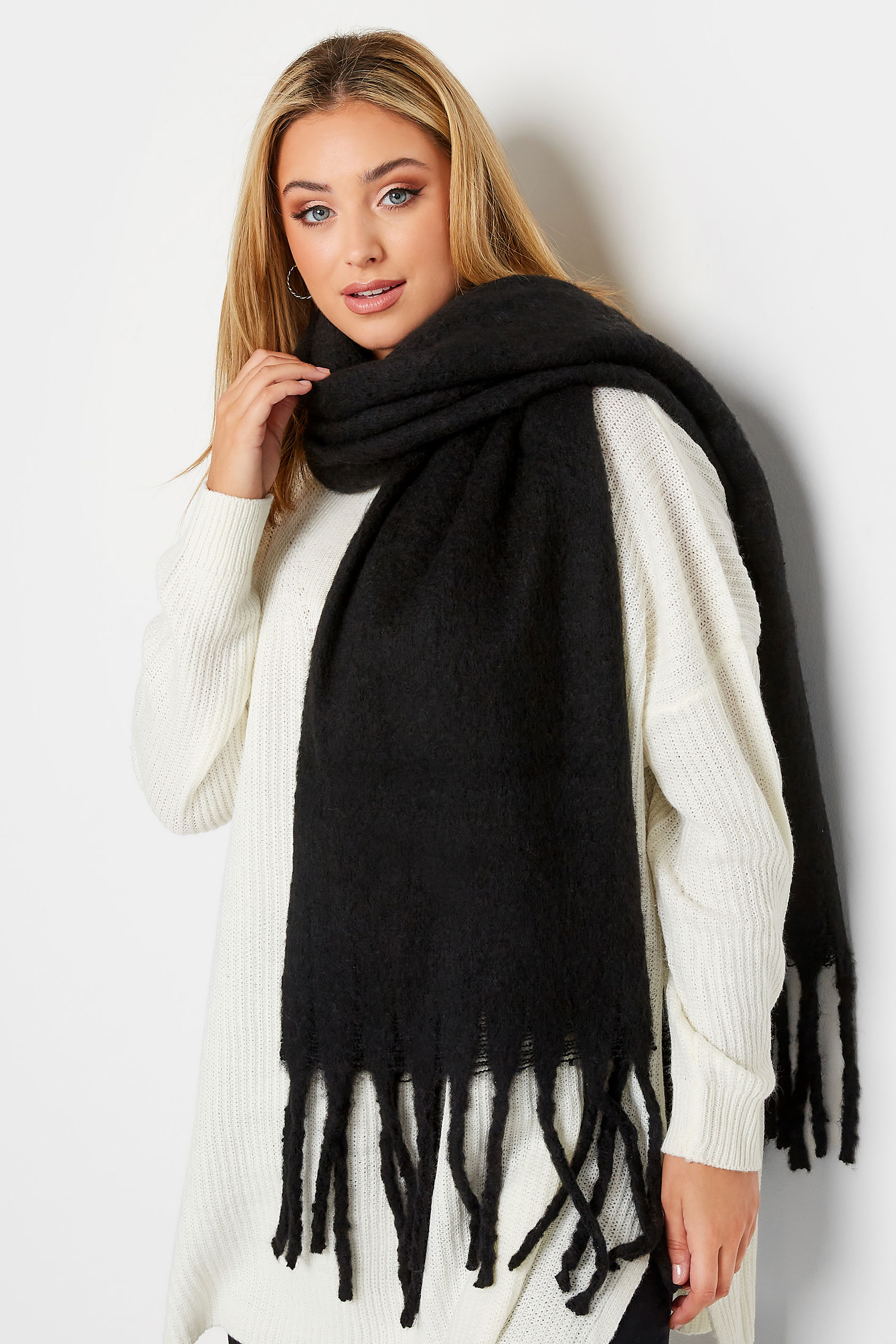 Black Super Soft Chunky Tassel Scarf | Yours Clothing 1
