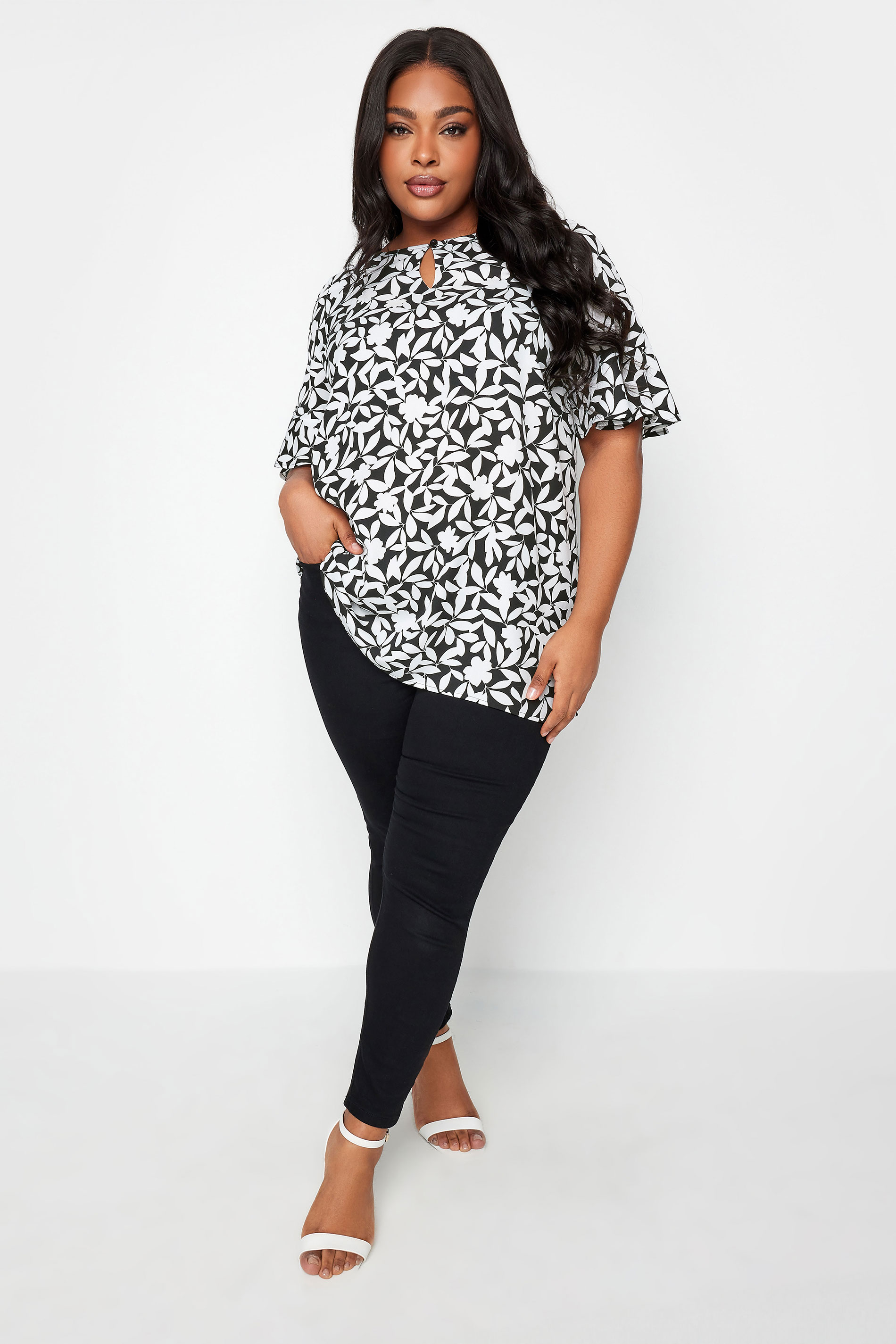 YOURS Plus Size Black Floral Print Keyhole Tunic Top | Yours Clothing 2
