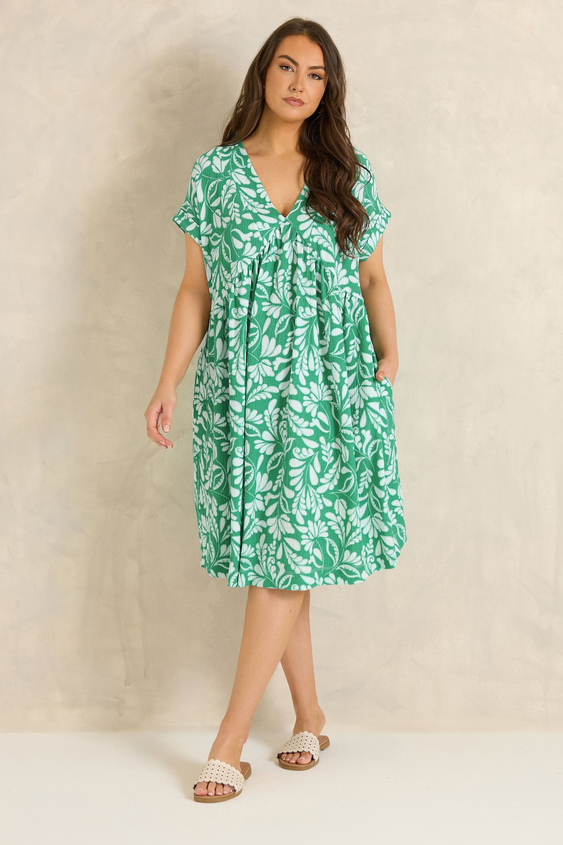 EVANS Plus Size Green Leaf Print Midi Dress | Evans 3