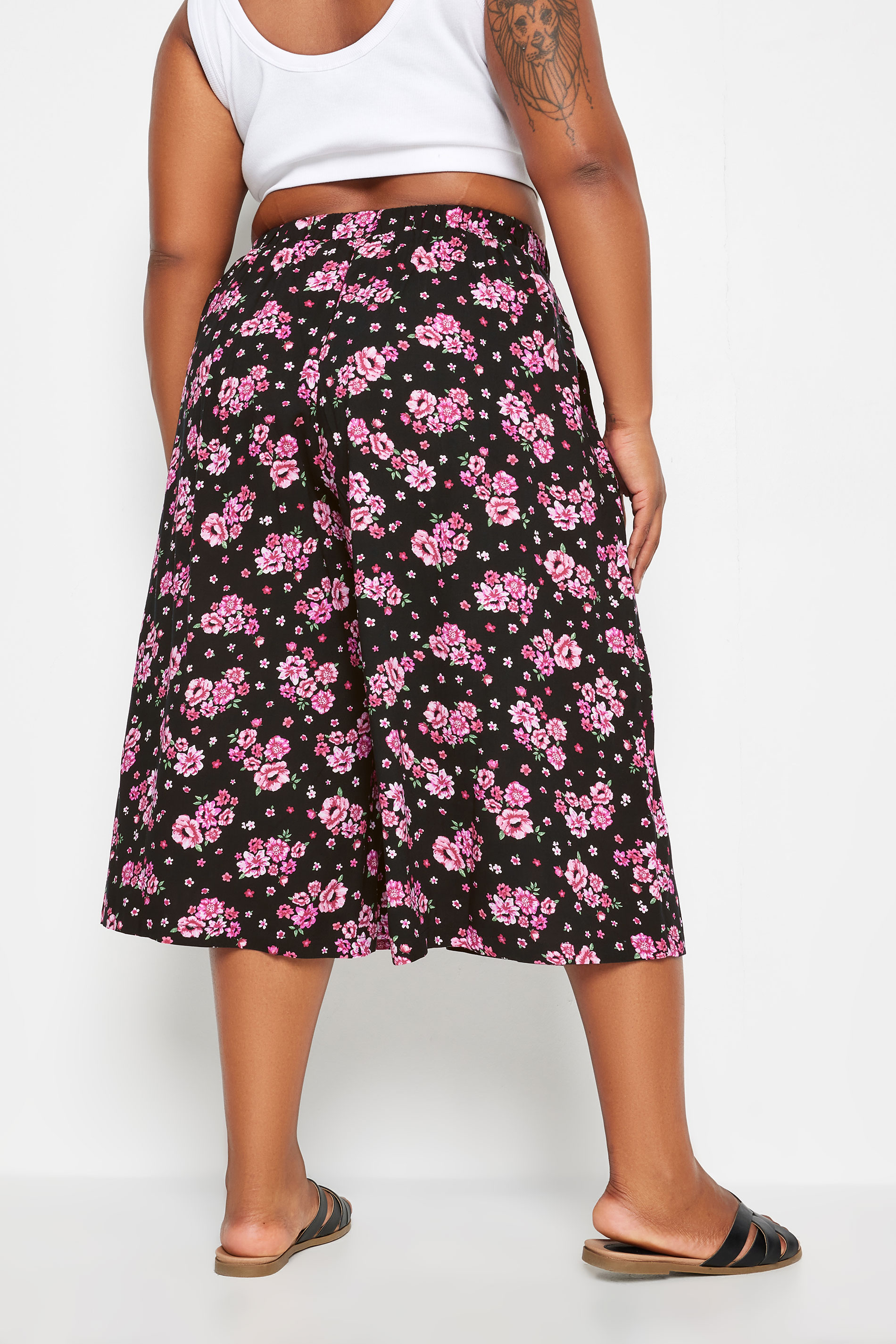 YOURS Plus Size Black Floral Bloom Print Culottes | Yours Clothing 3