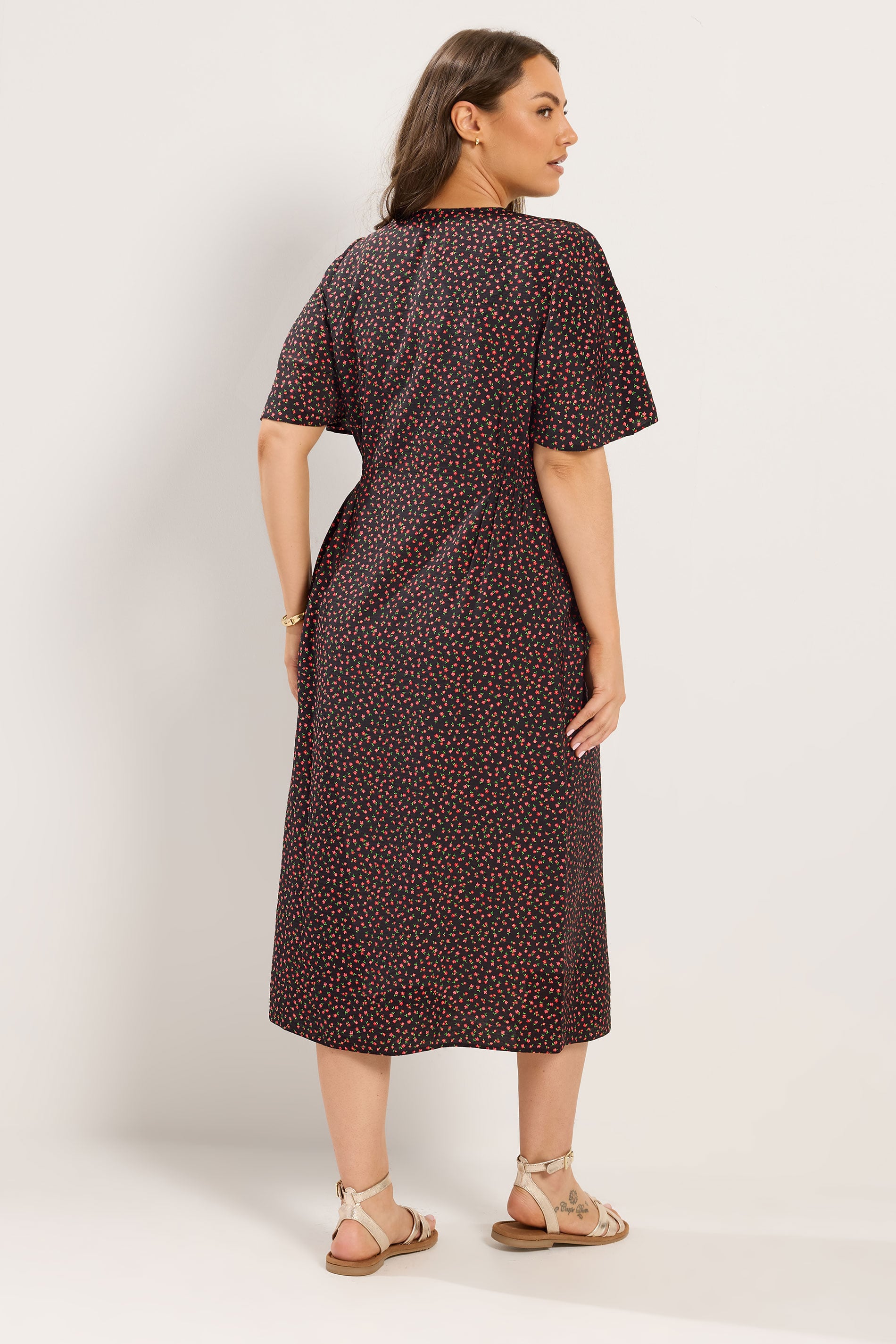 YOURS Plus Size Black Floral Tea Dress | Yours Clothing 2