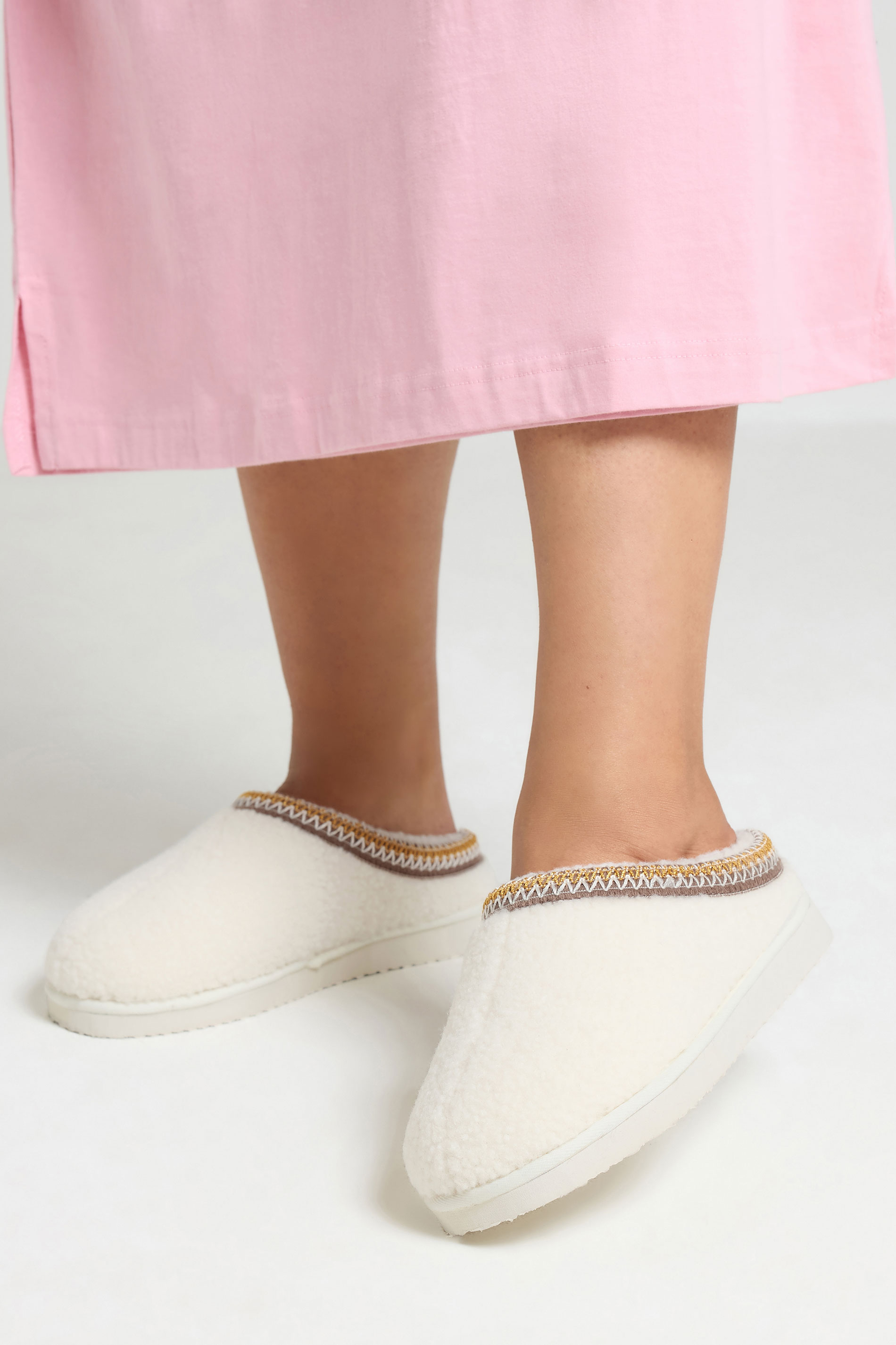 Yours Gebroken Witte Pantoffelmuiltjes Van Borg Met Borduurselsize 38-39