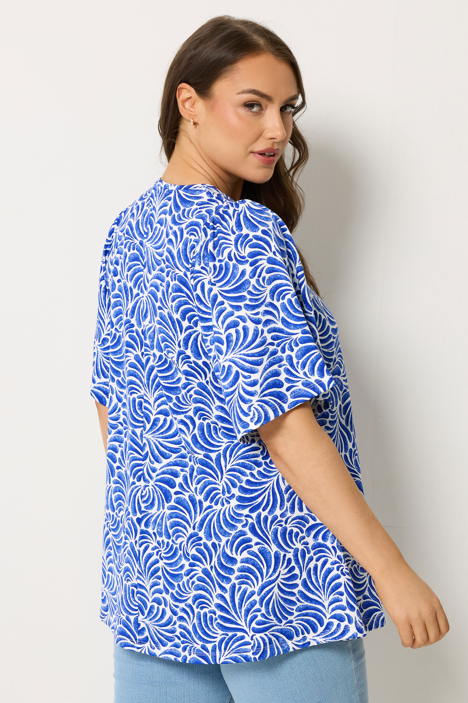 https://cdn.yoursclothing.com/Images/ProductImages/2ecddf77-56b6-43_304984_C.jpg