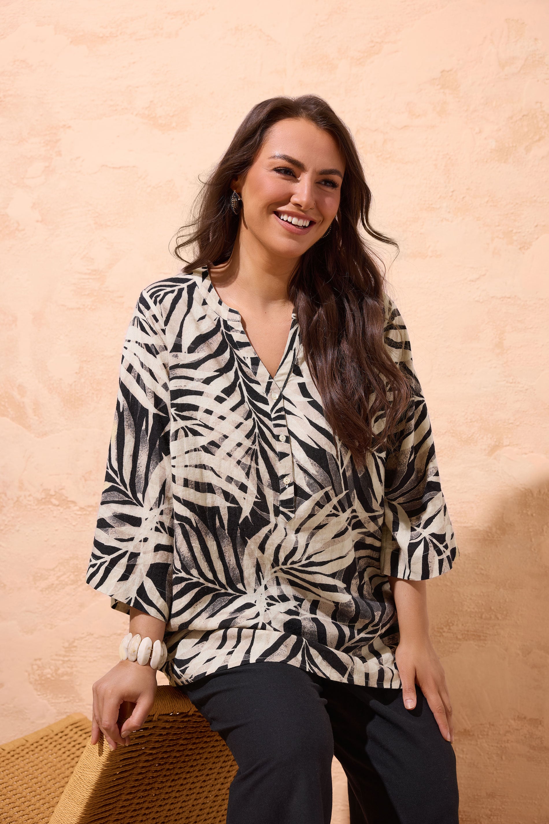 EVANS Plus Size Black Mono Palm Print Top | Evans 3