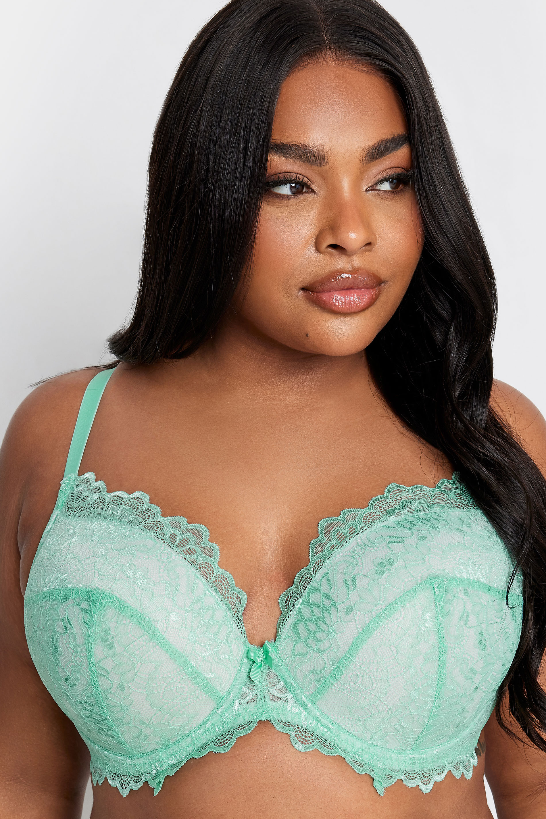 HAIEWRDJ Women's Lace Ultra-Thin Full Cup Gathered Soft Underwire Plus Size  Bra (Color : Green, Size : 38I) : : Clothing, Shoes & Accessories