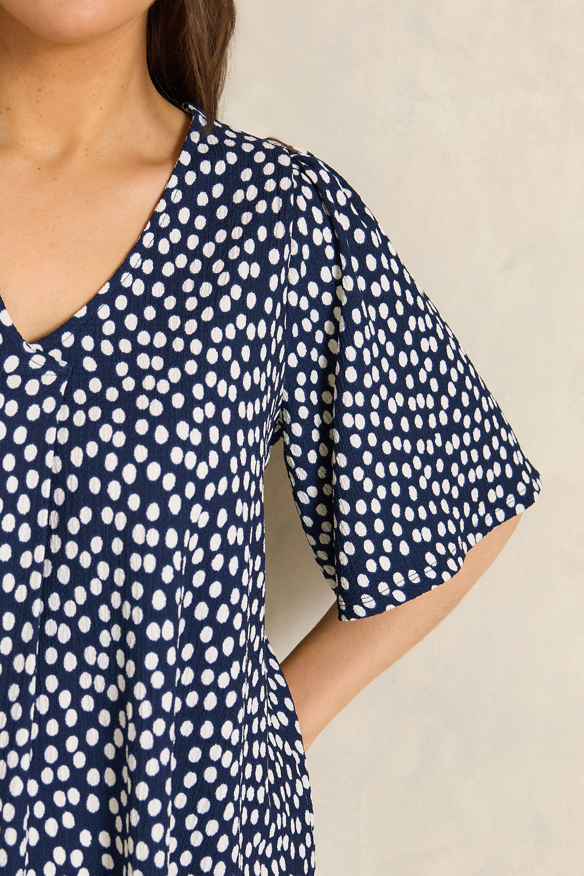 EVANS Plus Size Navy Blue Spot Print Pleat Front Top 4