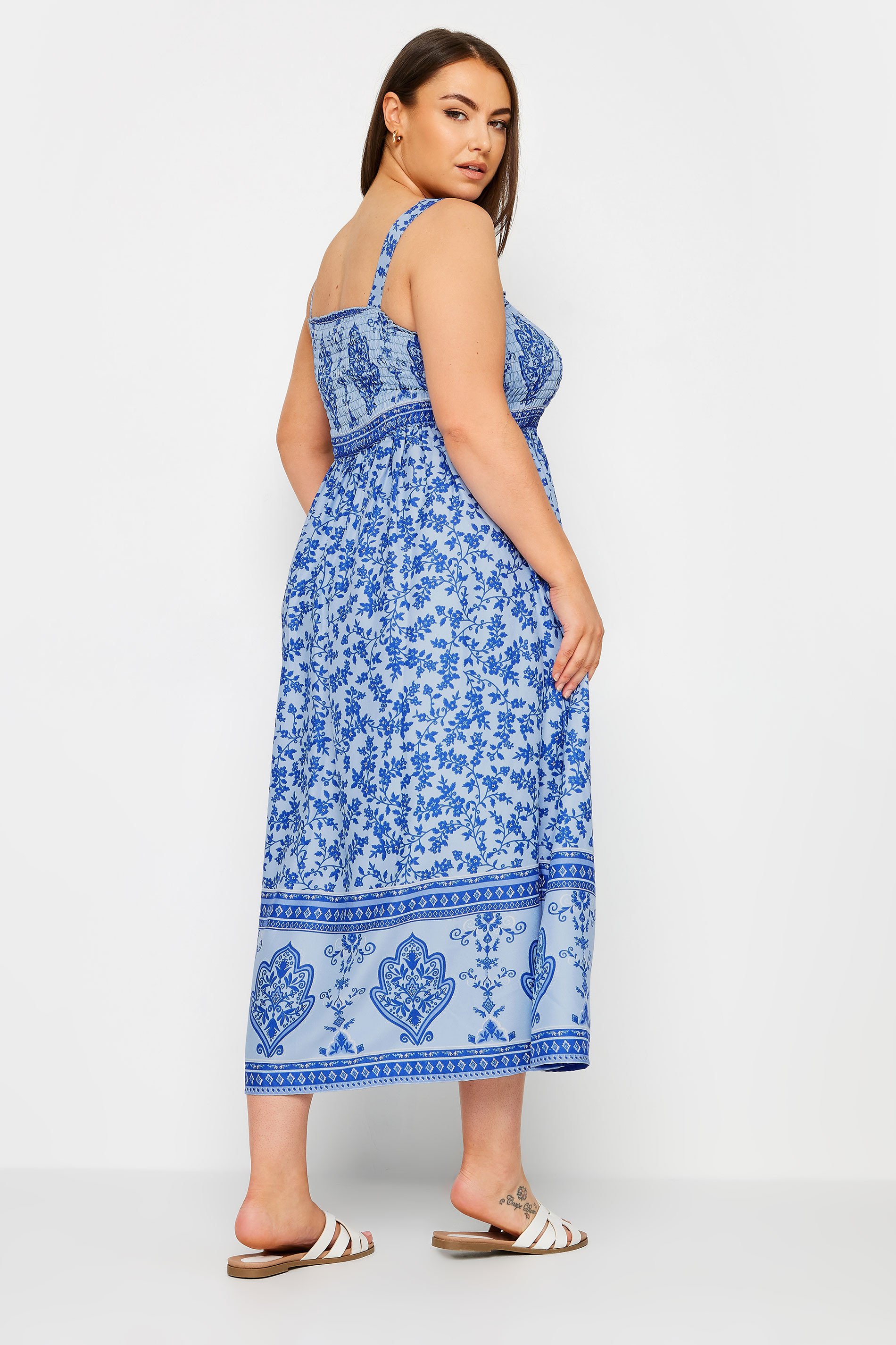 LIMITED COLLECTION Plus Size Blue Floral Print Shirred Maxi Dress | Yours Clothing 3
